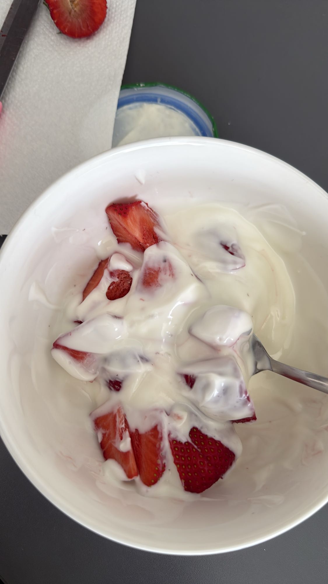 Joghurt mit Erdbeeren