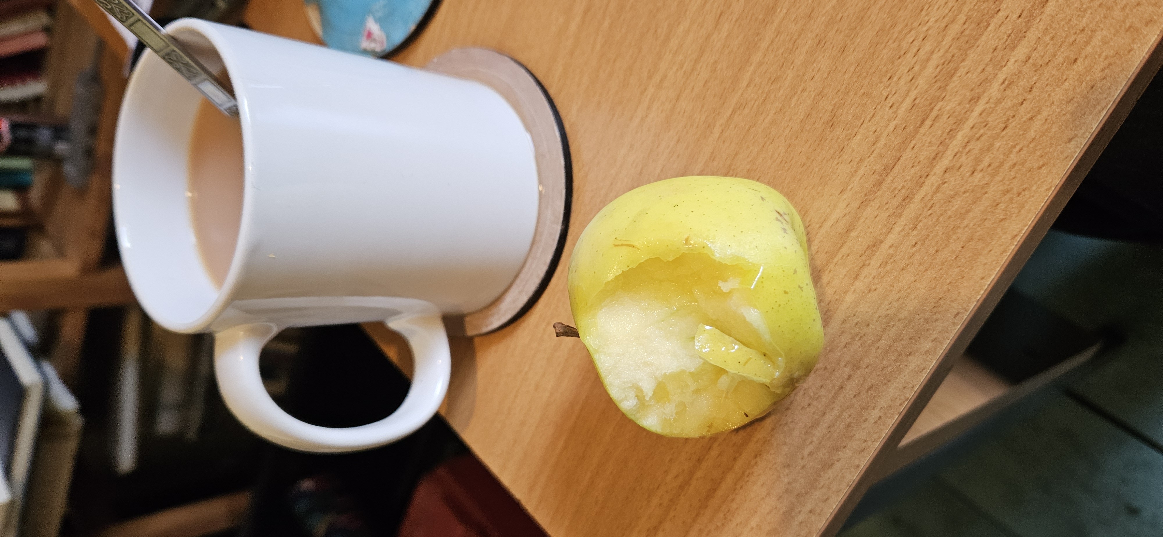 Tea and Apple Snack