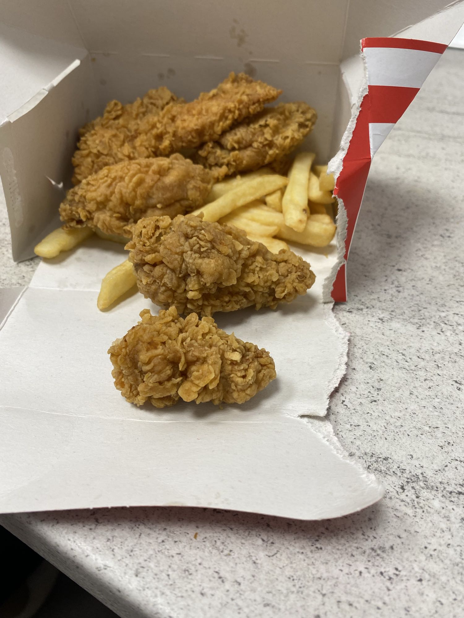 Pui prăjit cu cartofi