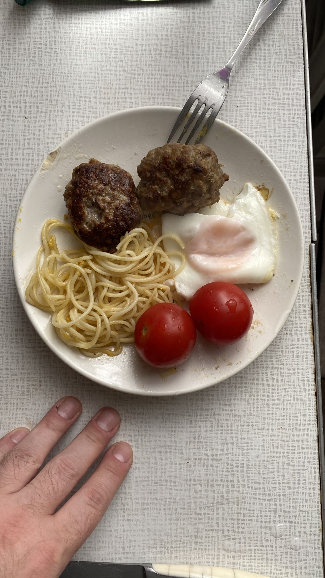 Котлеты свиные с макаронами