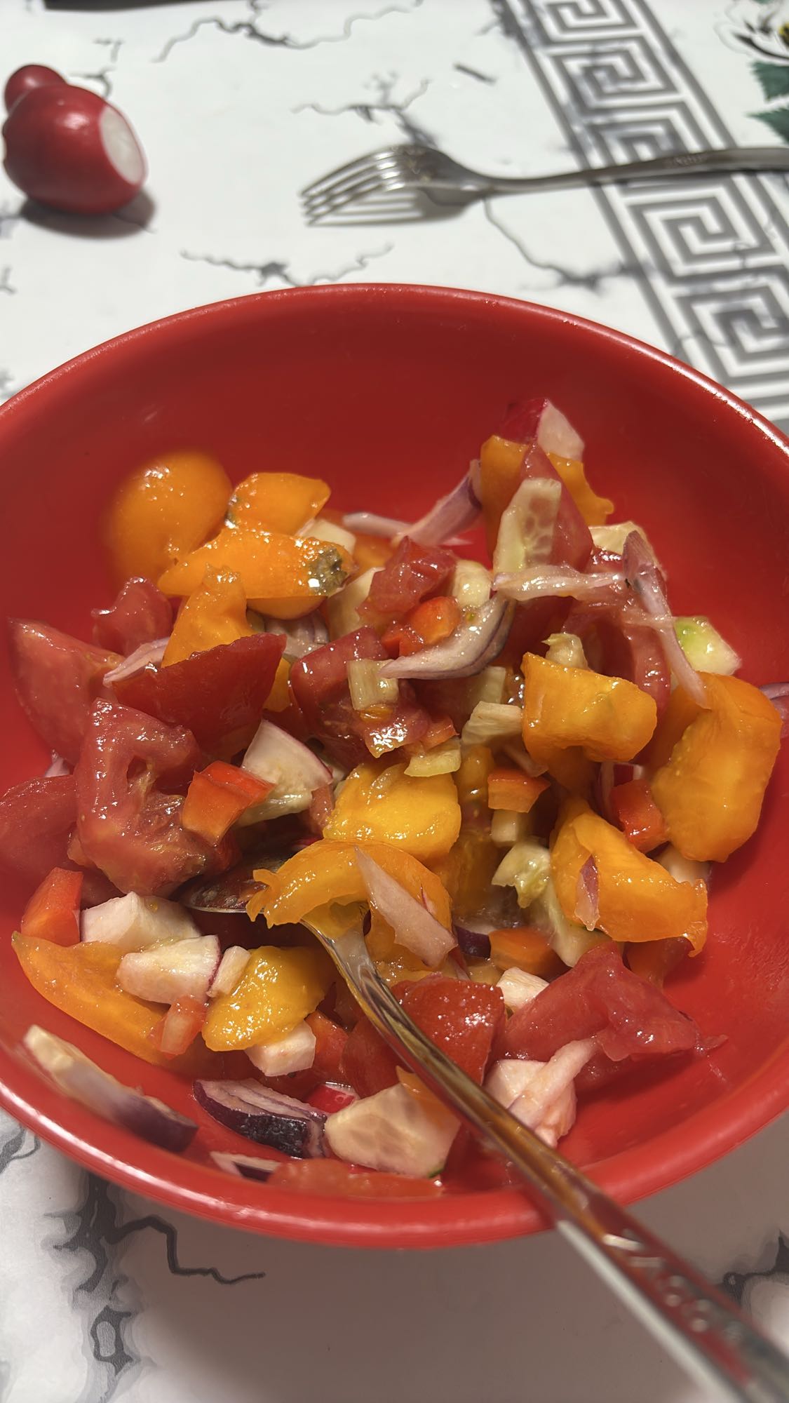 Salată de legume proaspete