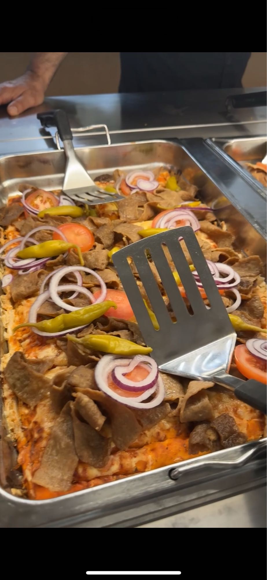 Kebabpizza med grönsaker