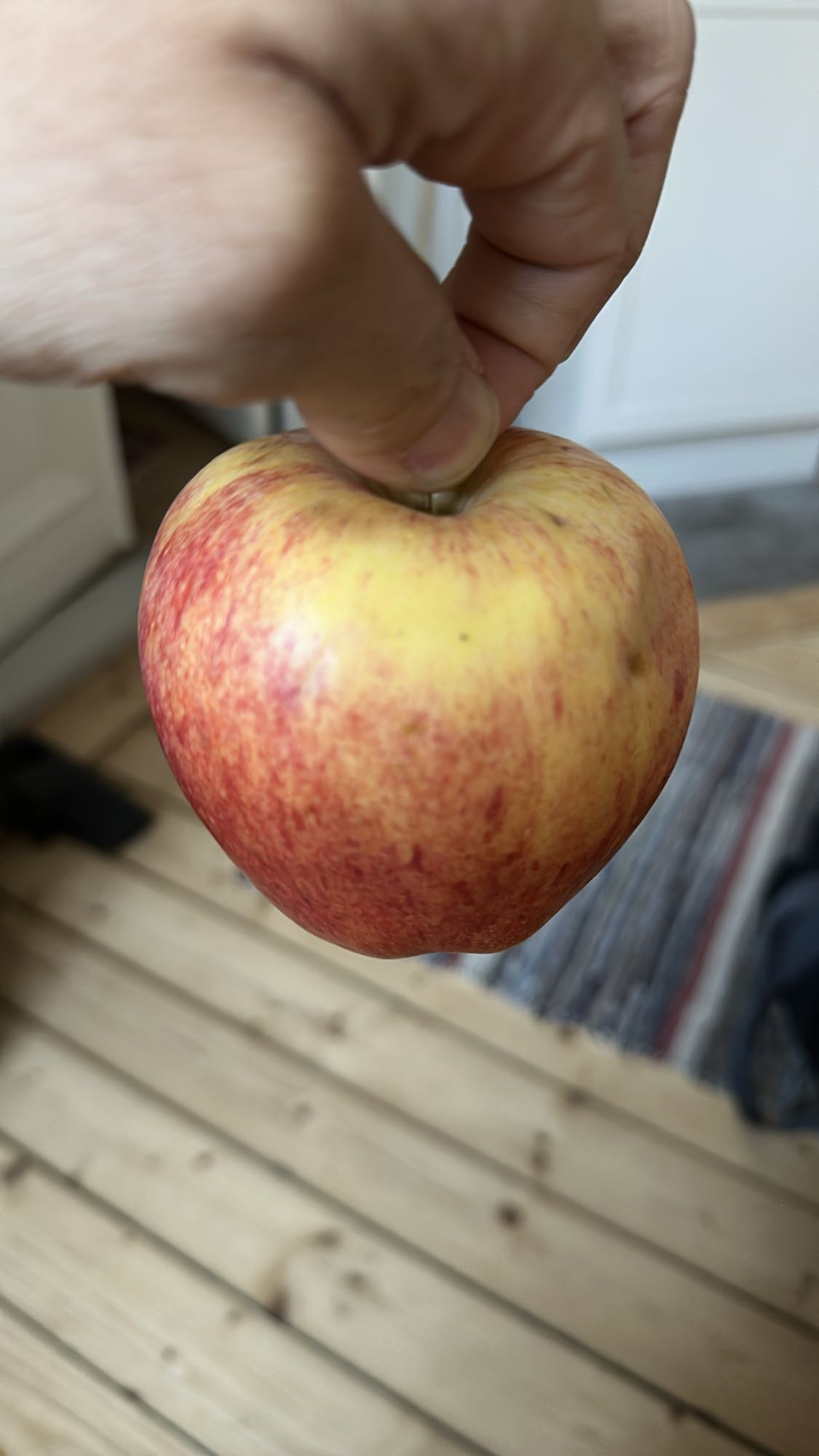 Äpple