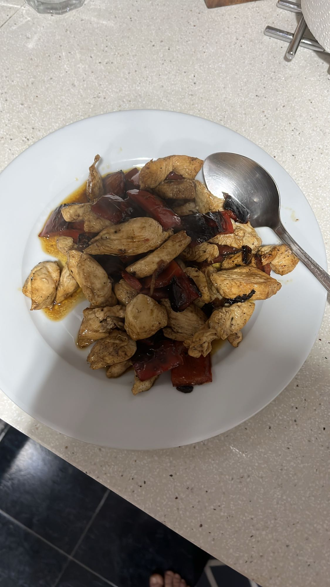 Pollo salteado con pimientos