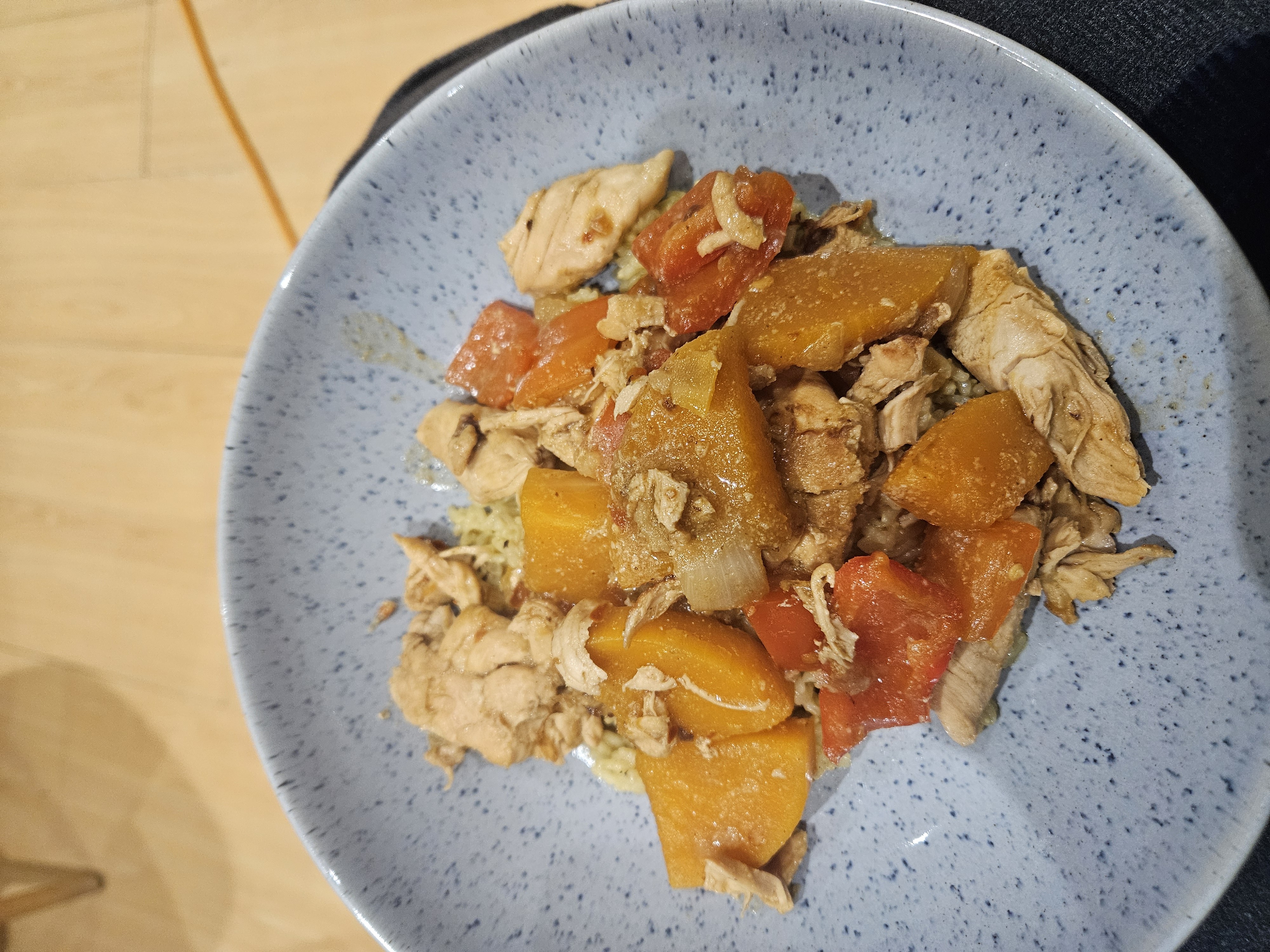 Chicken Veggie Stew with Brown Rice, Oat Cake, Hummus, Oranges and Grapes