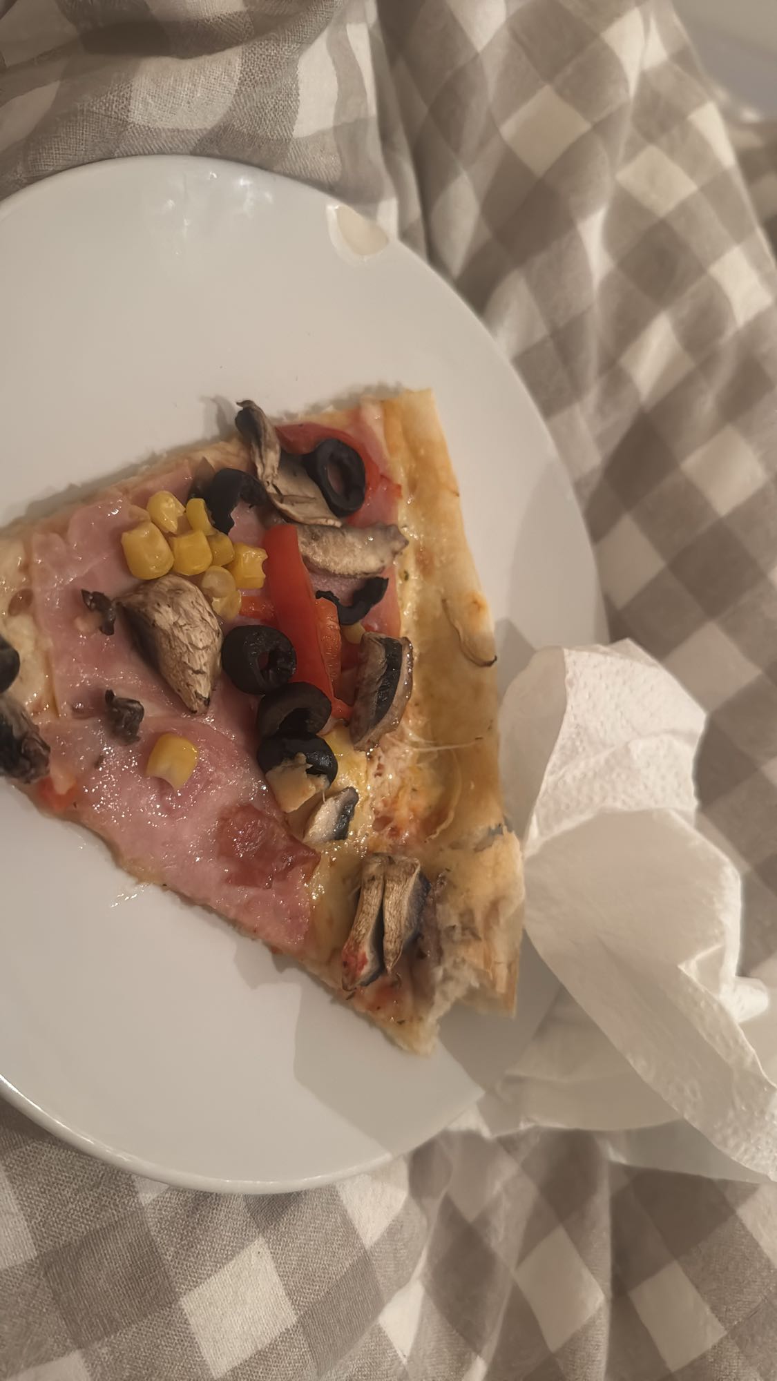 Felie de pizza mixtă