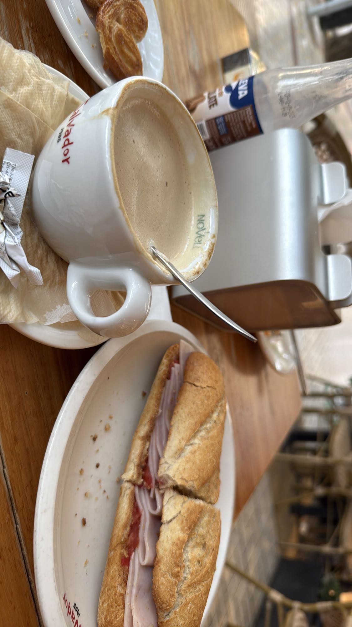 Desayuno con bocadillo