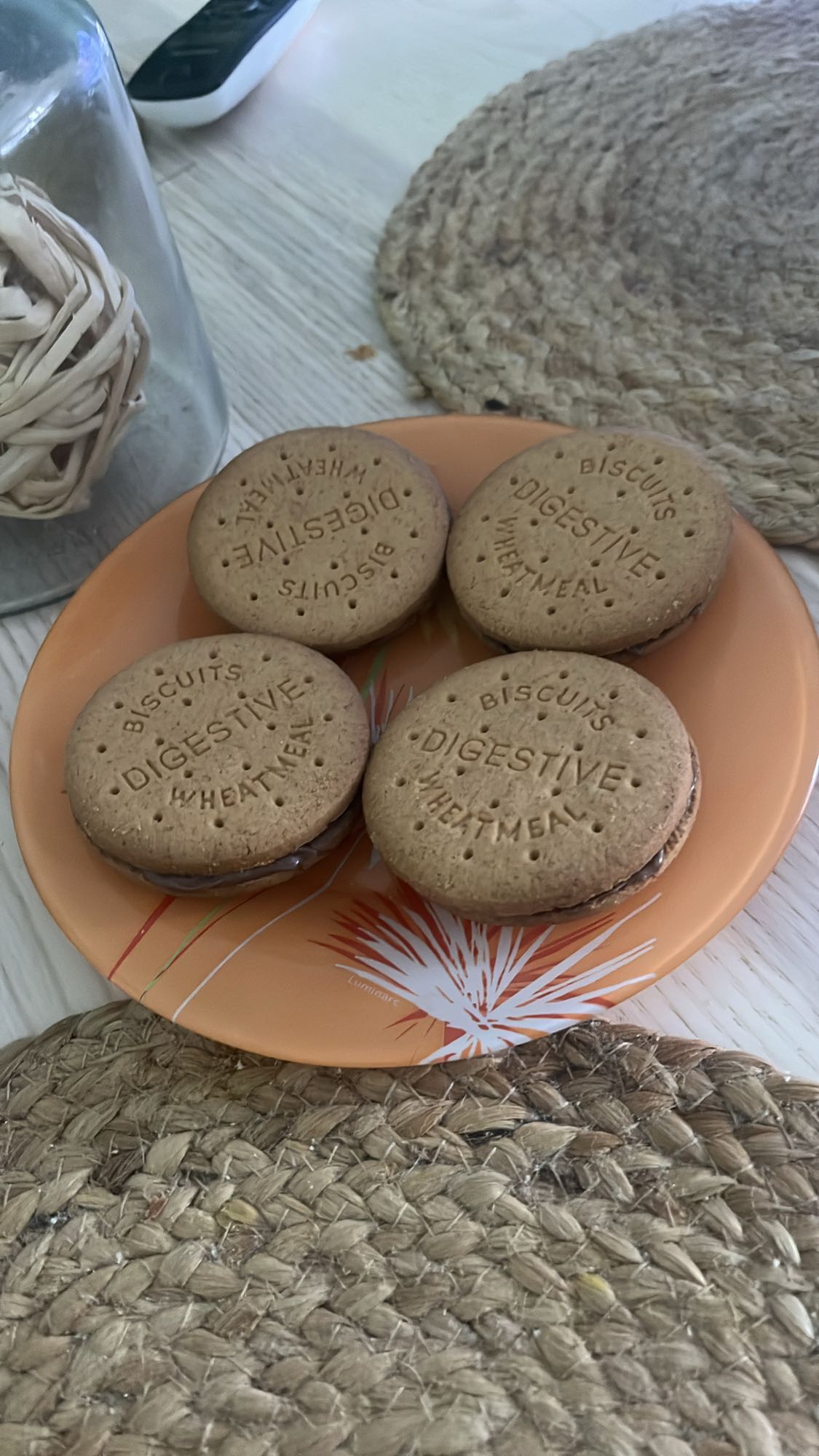 Digestive Biscuit Sandwiches
