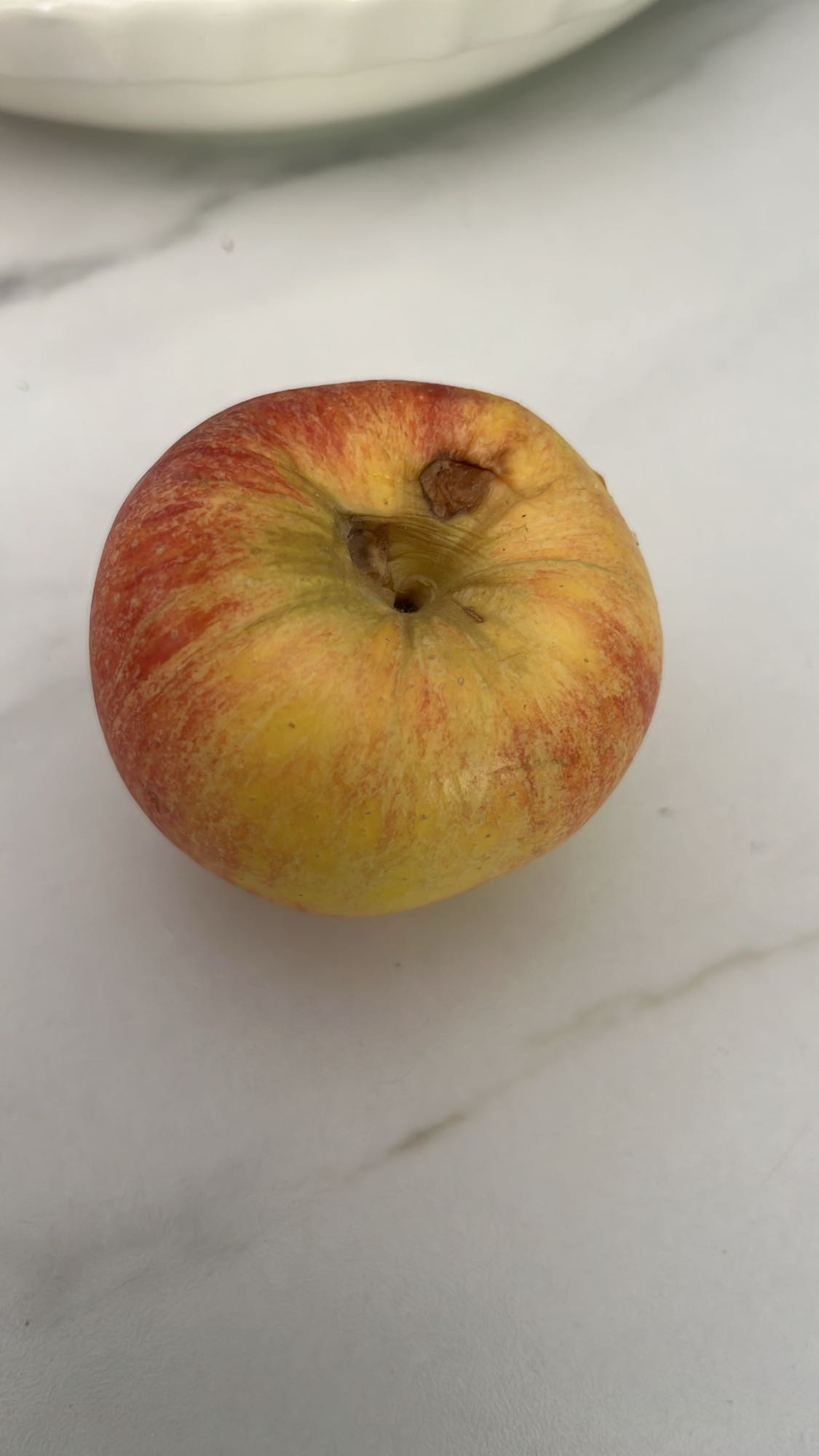 Hel äpple
