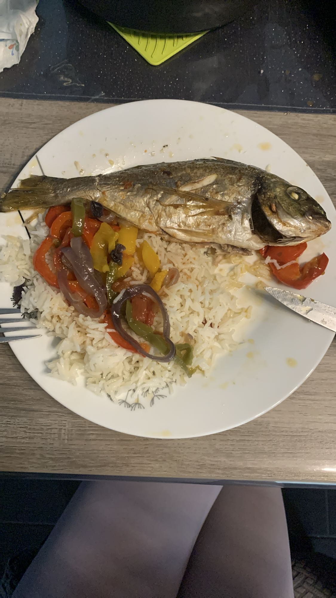Poisson avec riz et légumes
