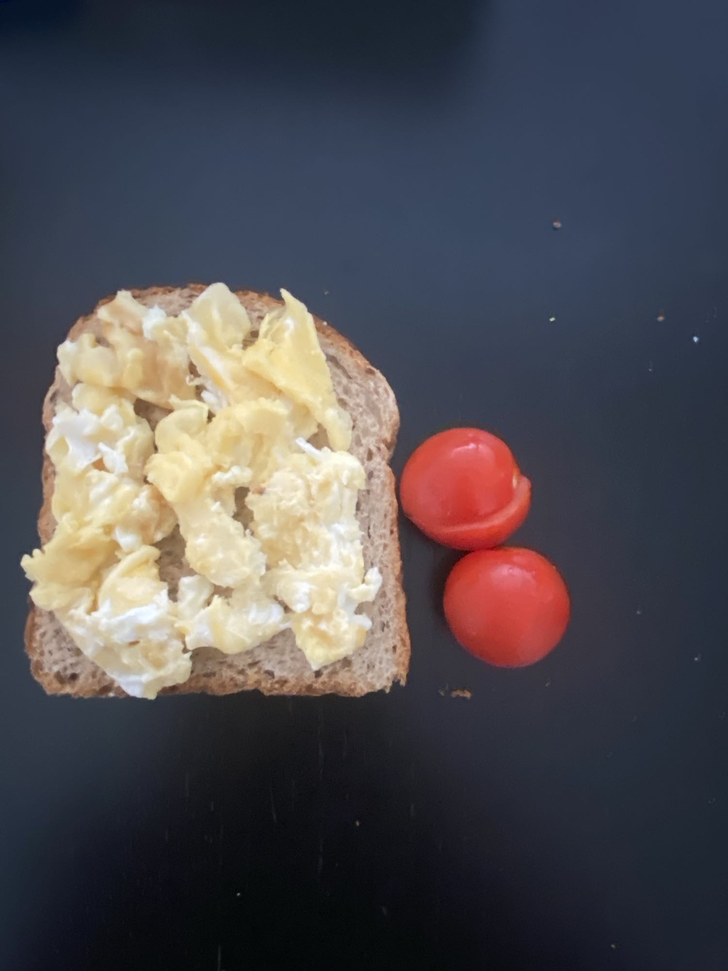 توست بيض وطماطم