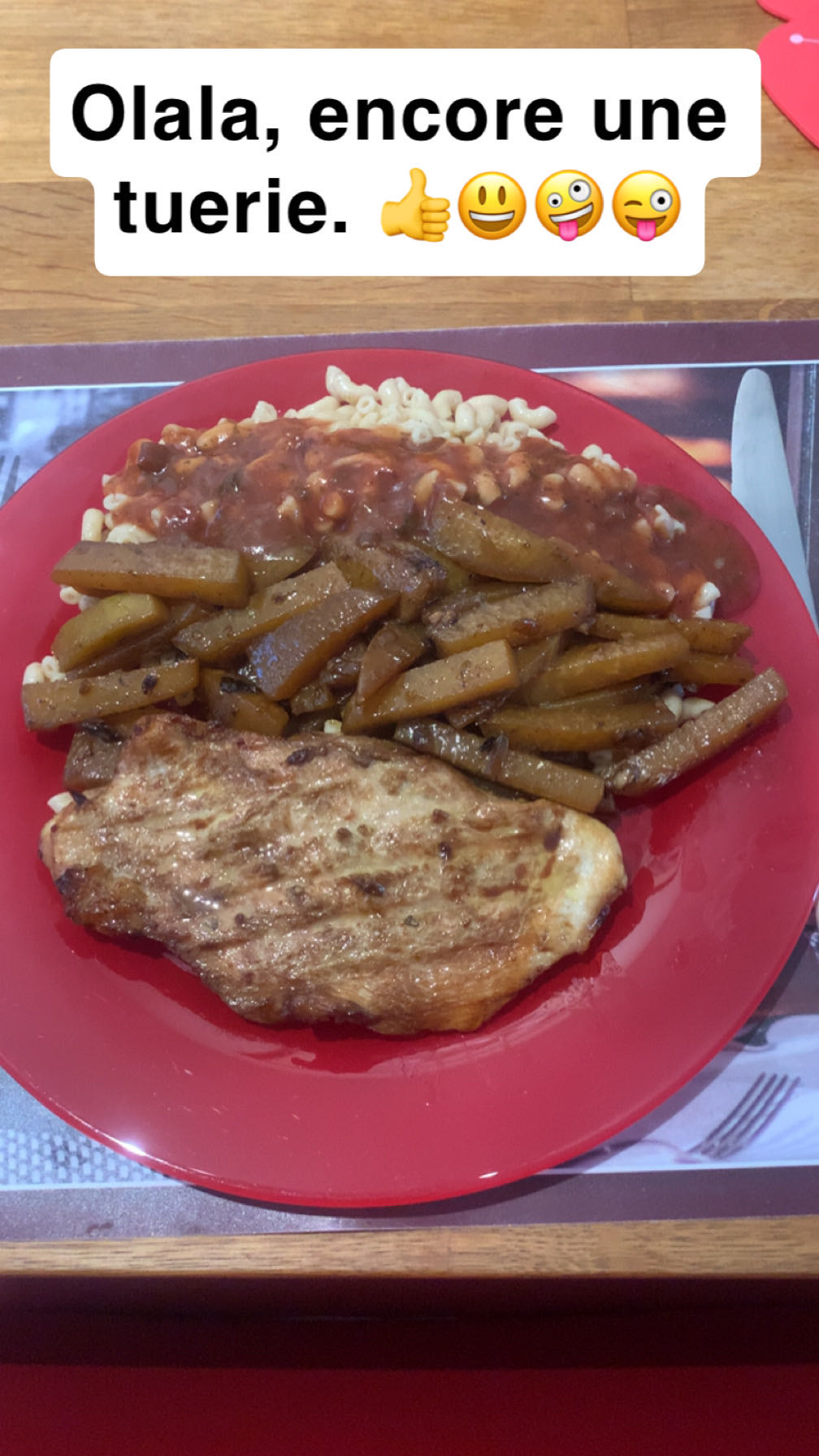 Escalope de dinde, pâtes complètes, légumes sauce