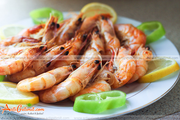 Boiled Shrimp with Lemon