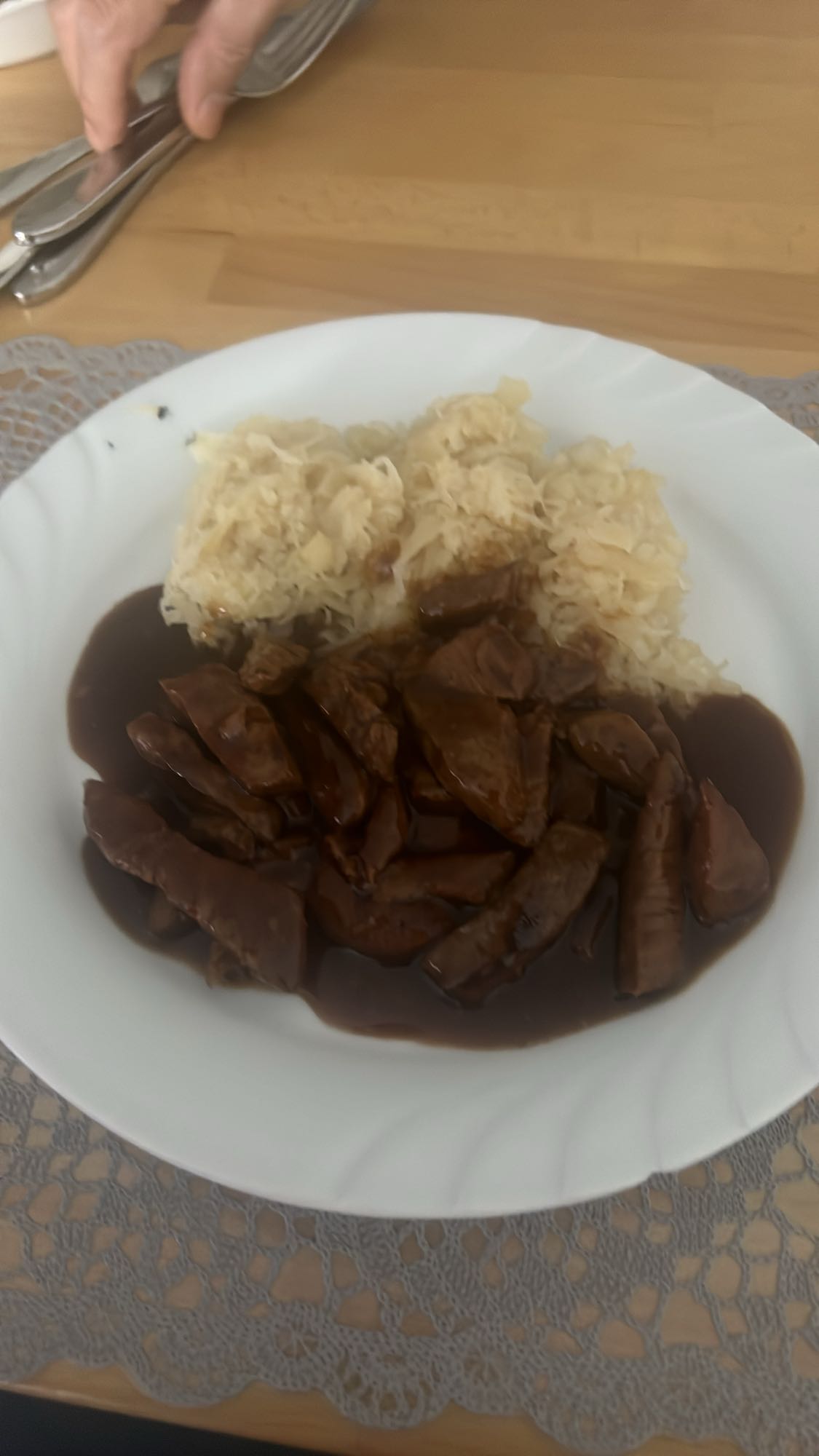 Rindergulasch mit Sauerkraut
