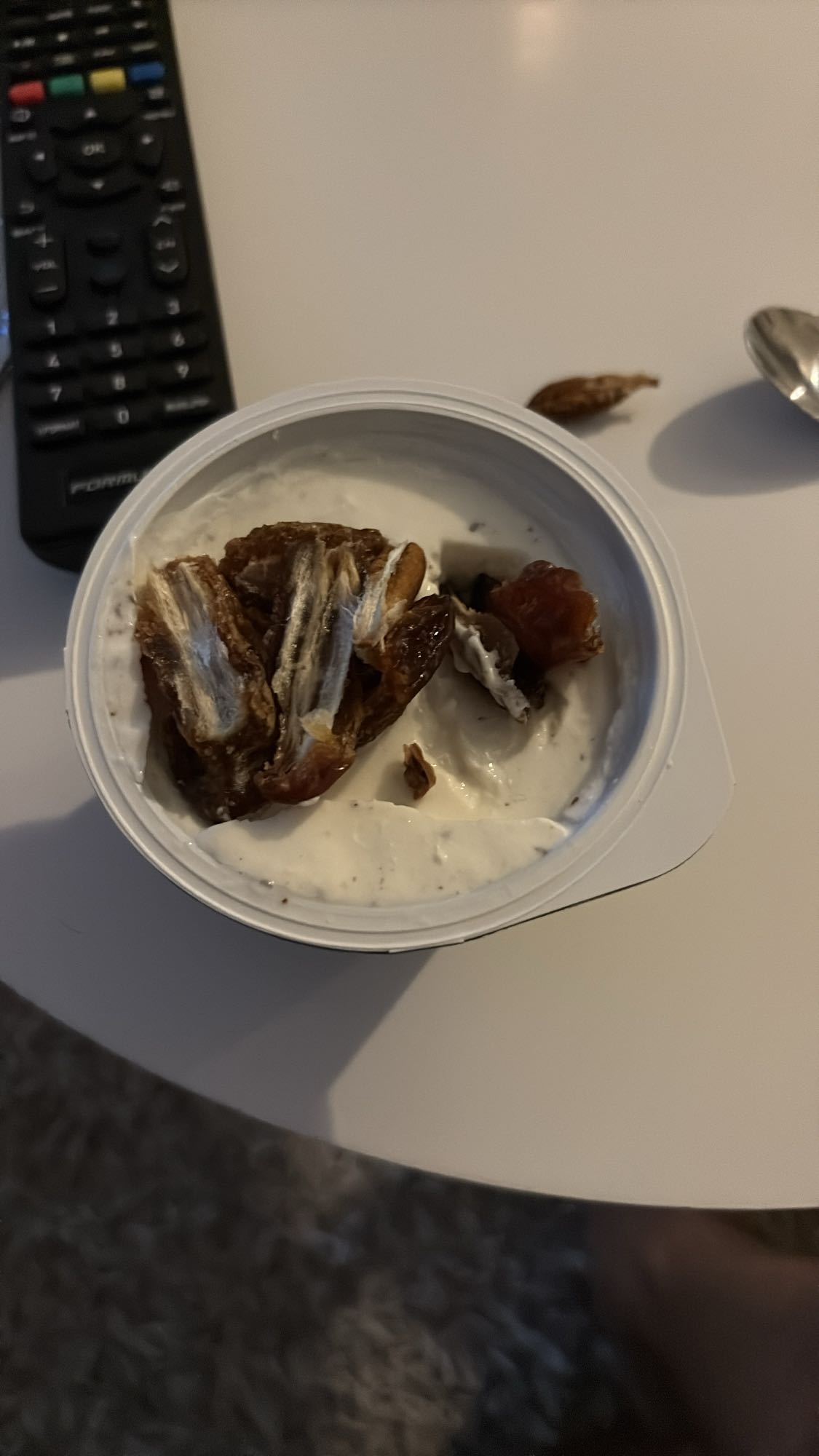Yogurt with dates