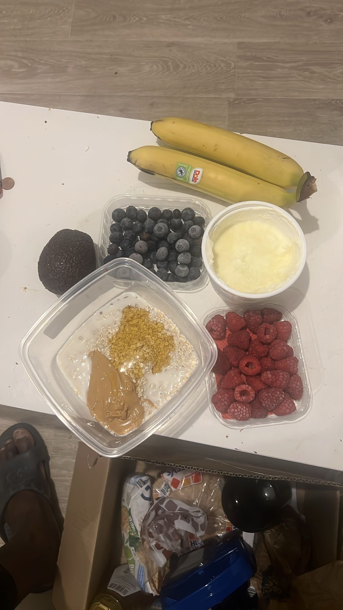 Petit-déjeuner aux fruits et avoine