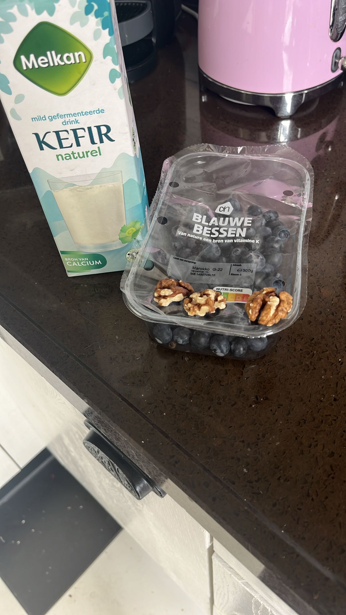 Kefir met blauwe bessen