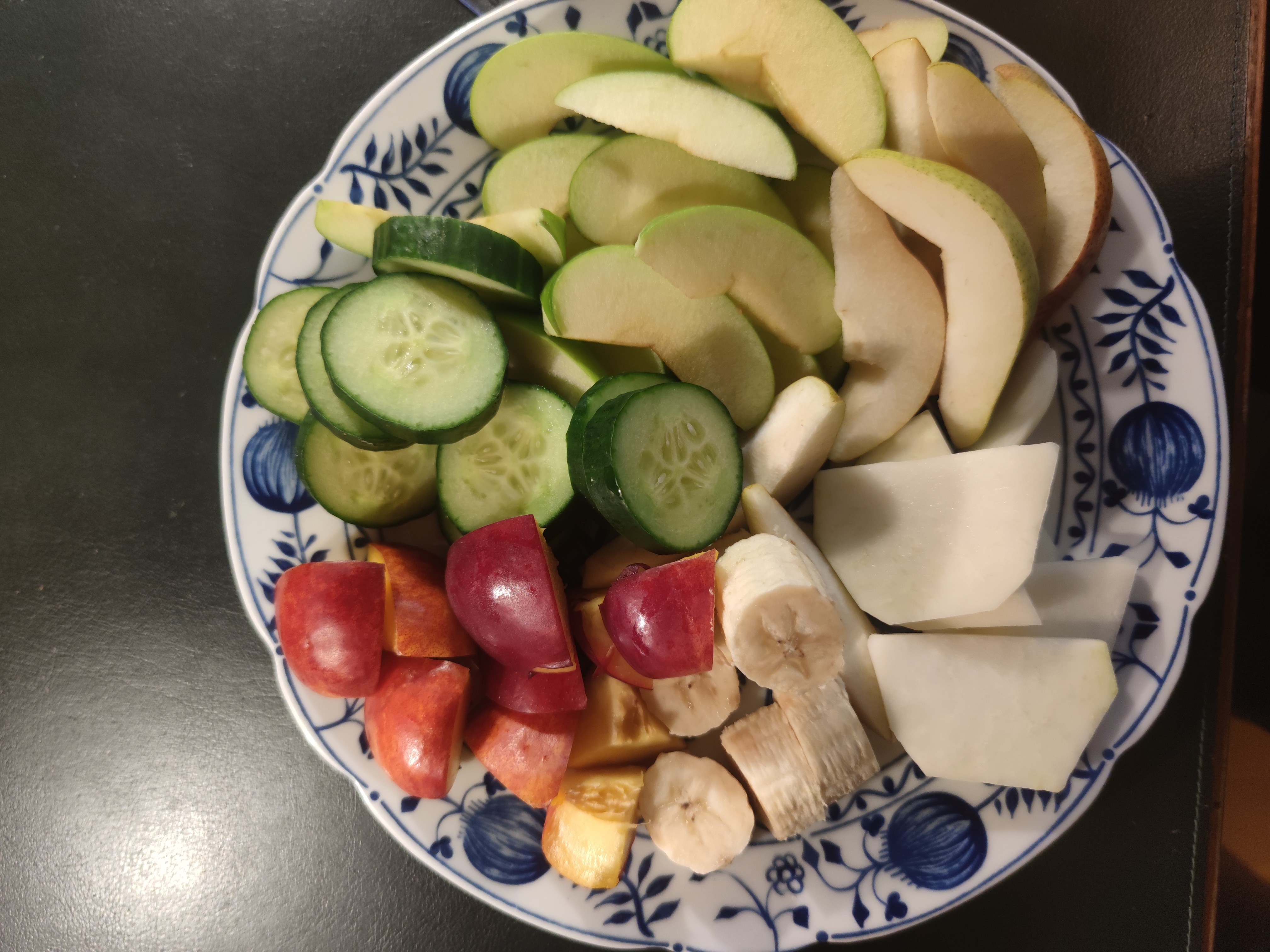 Fresh Fruit & Veggie Plate