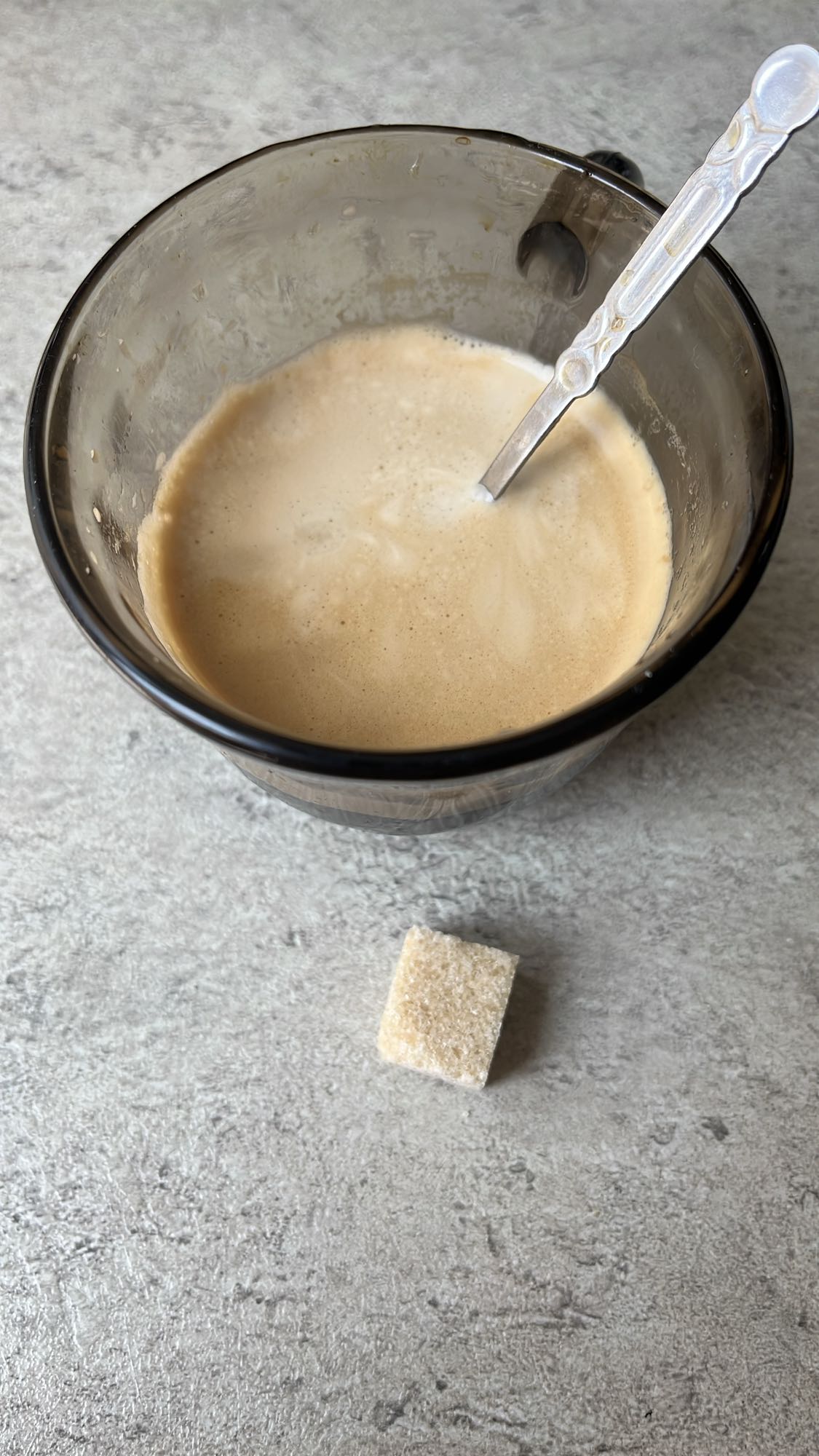 Cafea cu lapte și zahăr