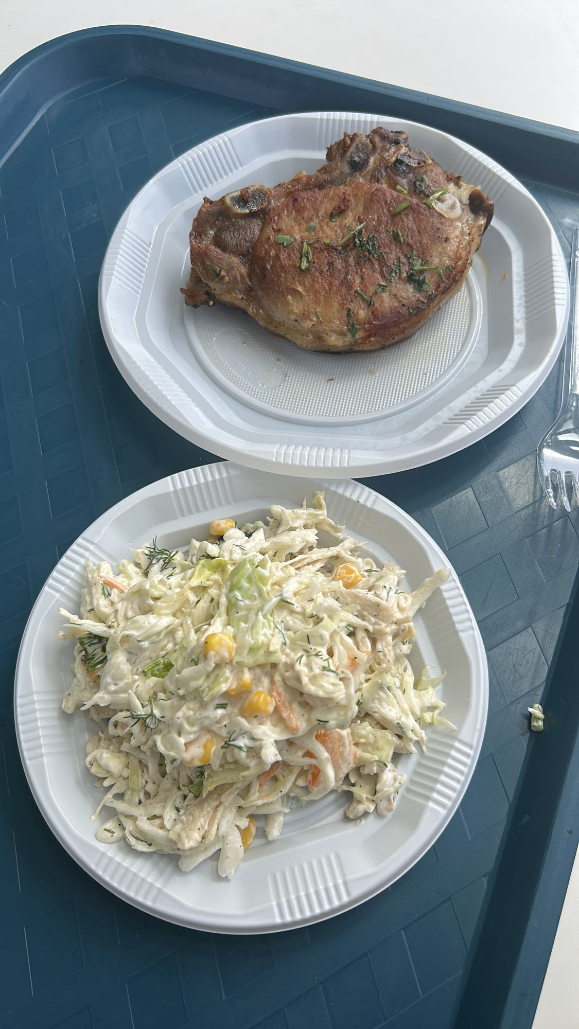 свинина с салатом