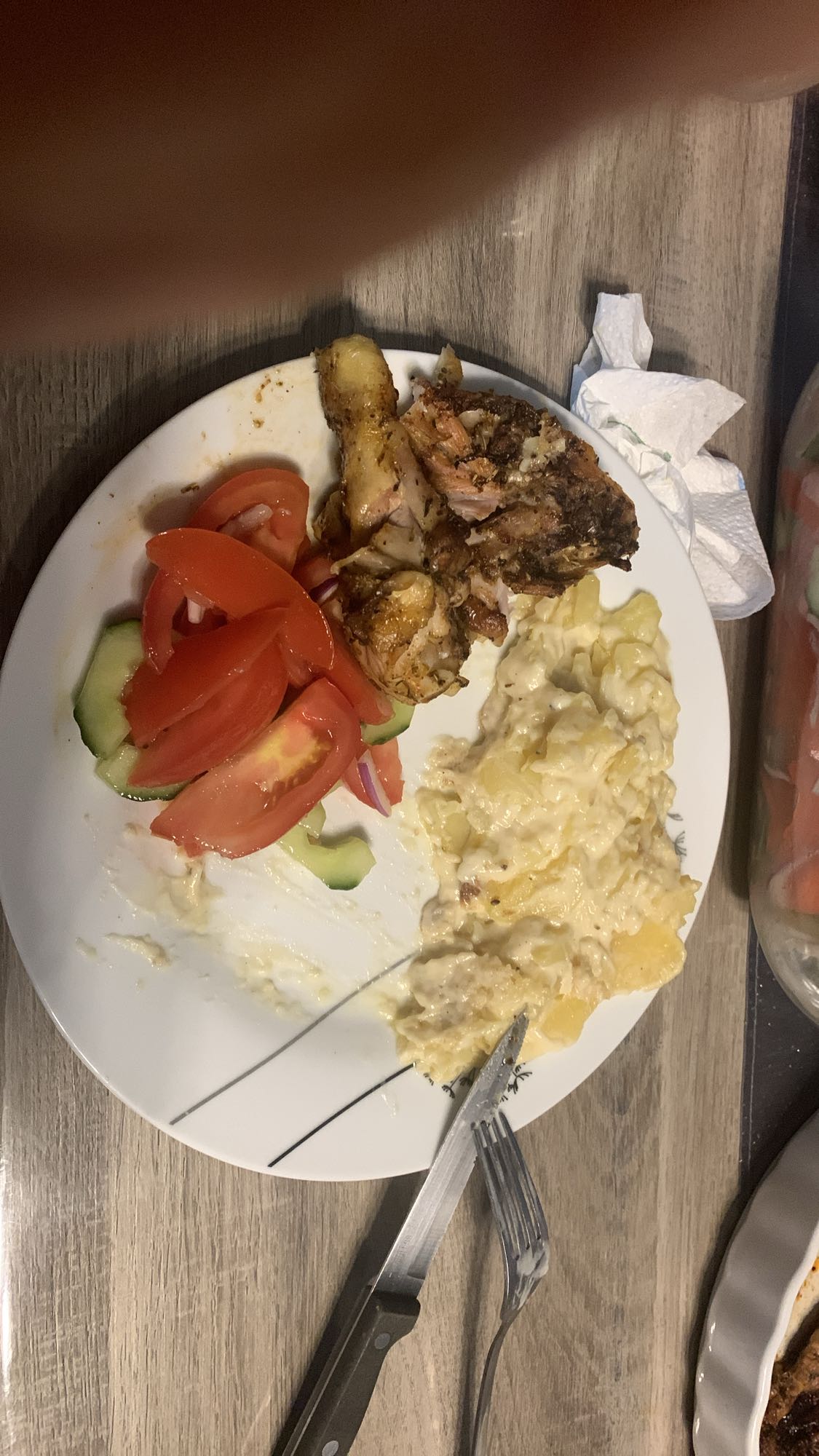 Poulet, gratin, salade