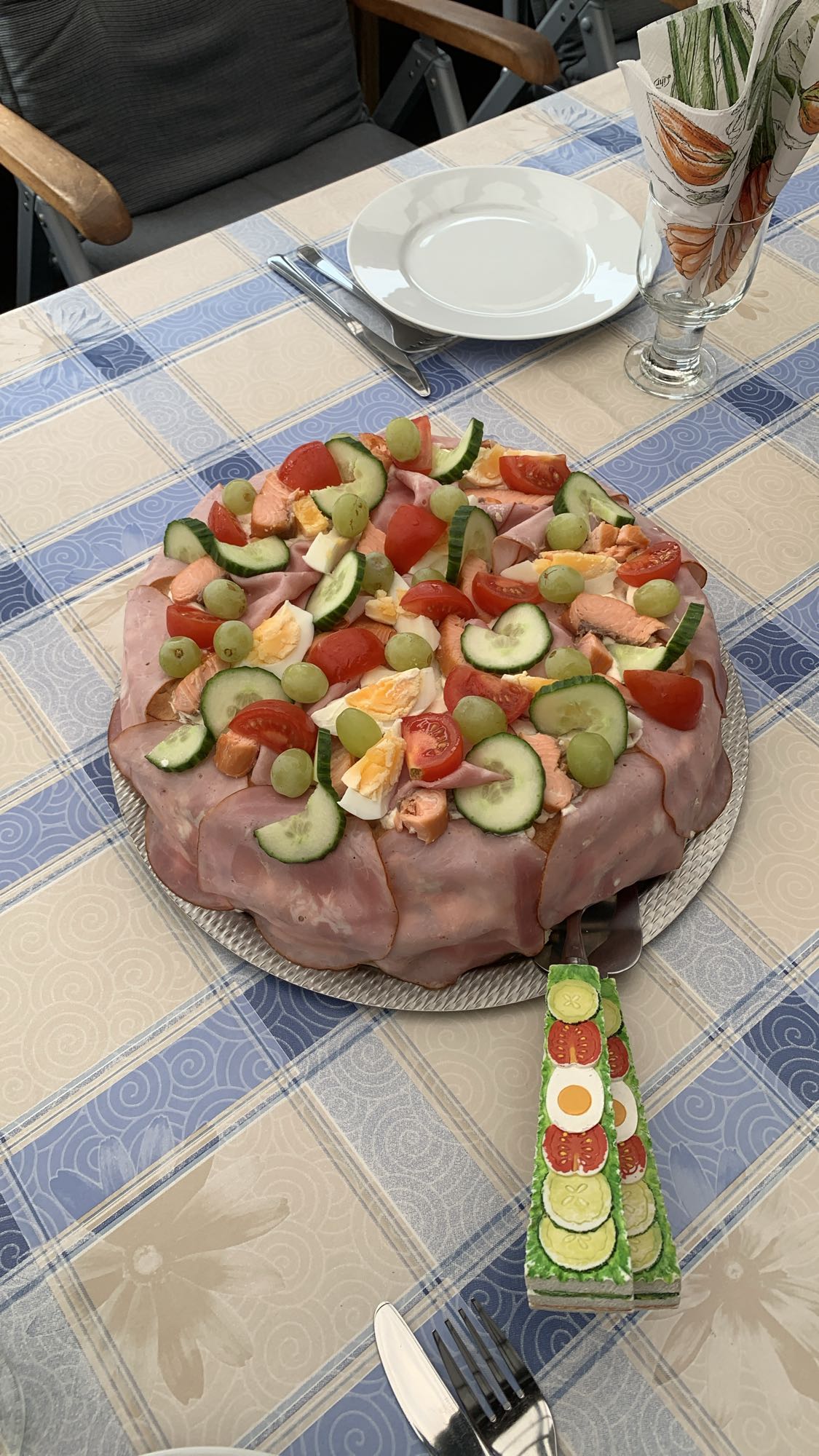 Smörgåstårta med skinka