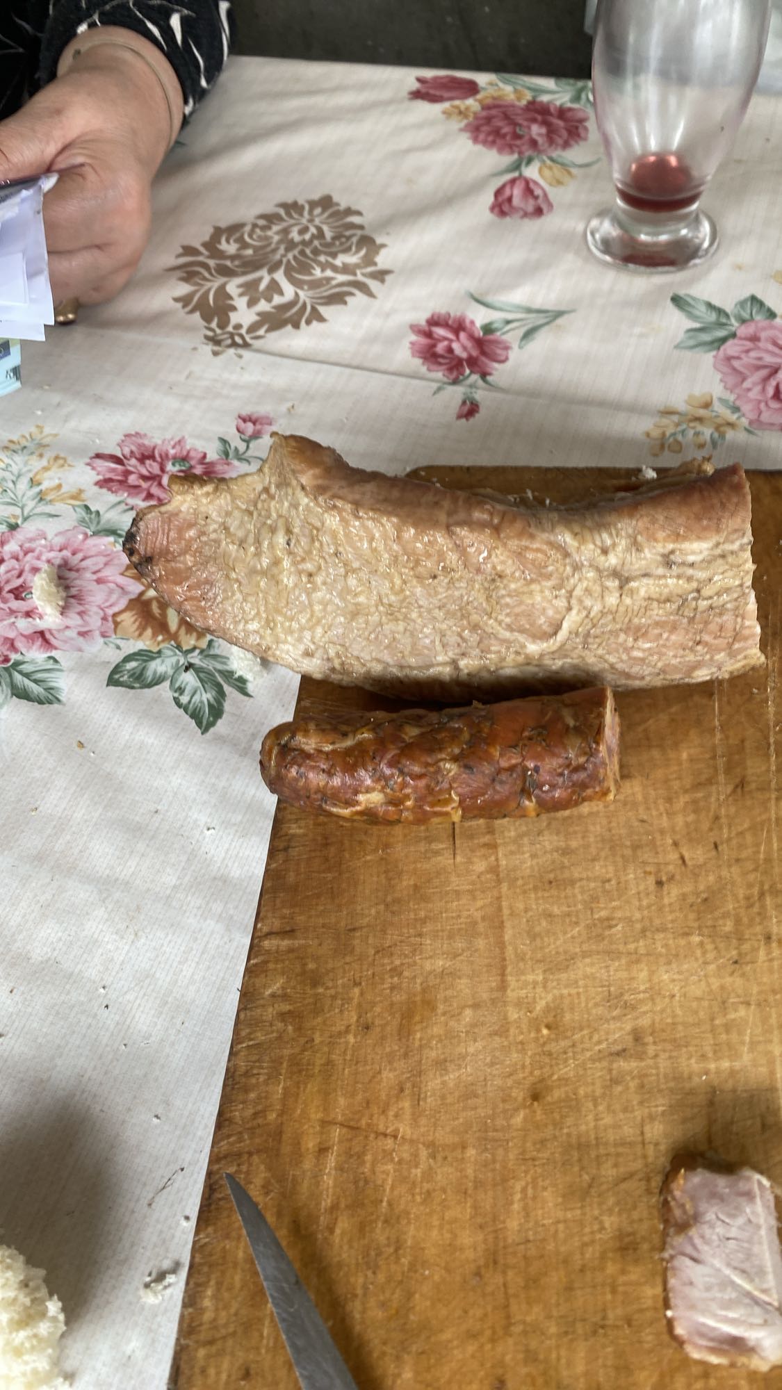 Carne afumată și cârnat