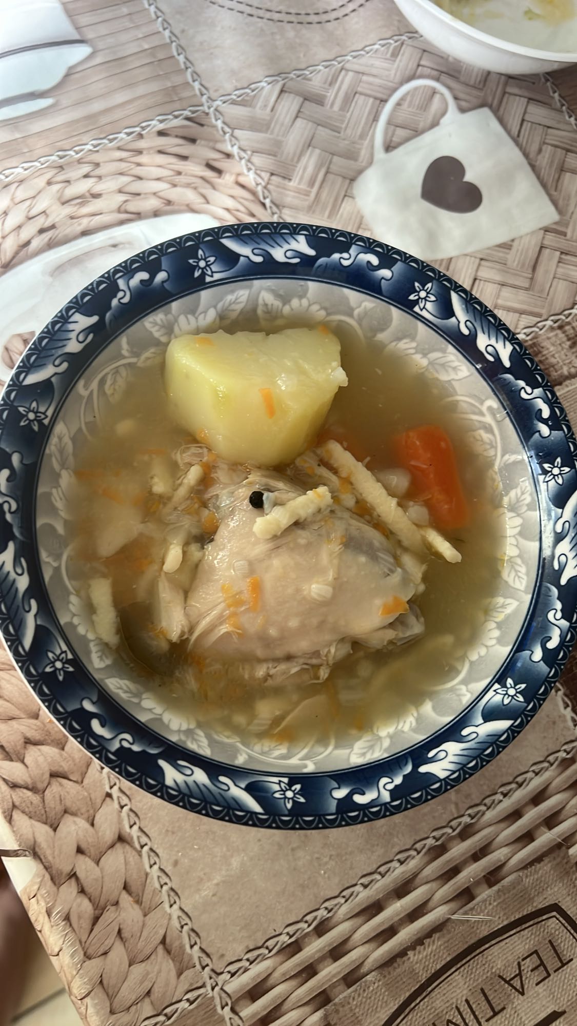 Supă de pui cu legume