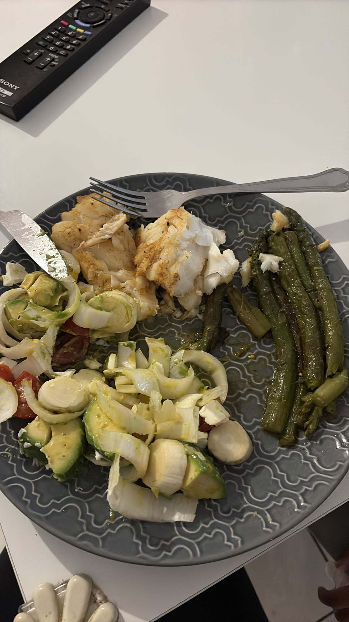 Poisson, asperges et salade