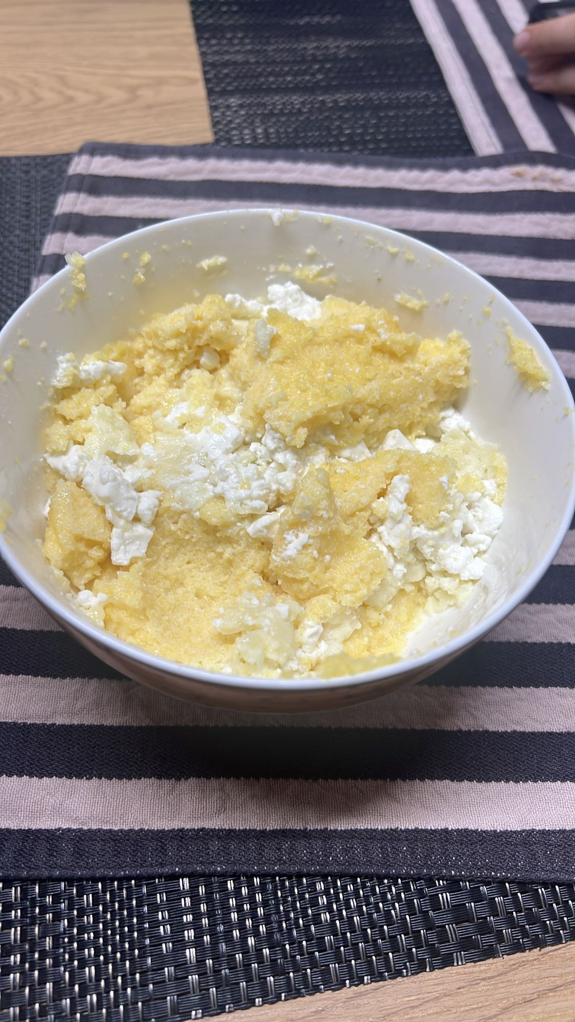 Mămăligă cu brânză