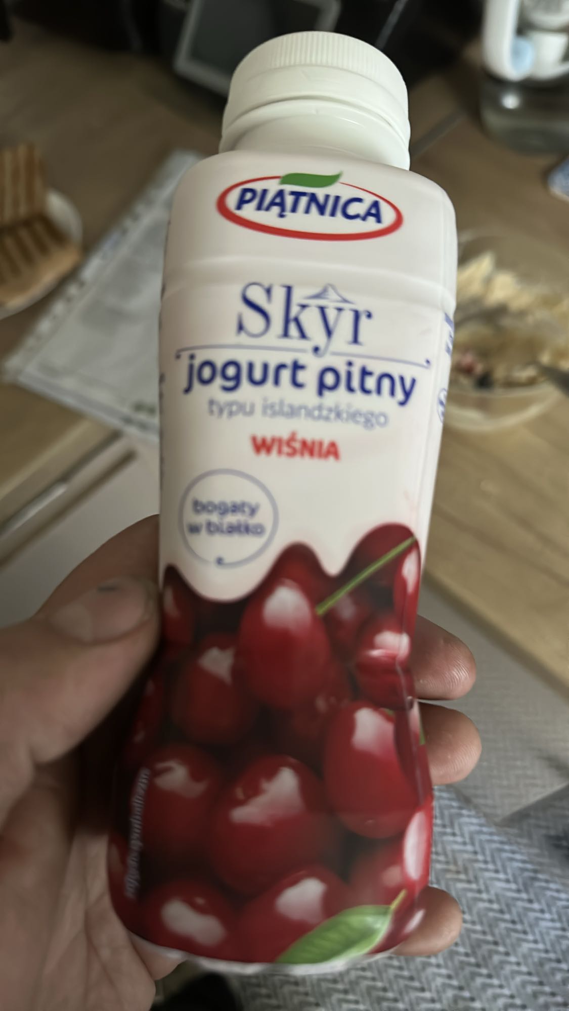Skyr pitny wiśnia