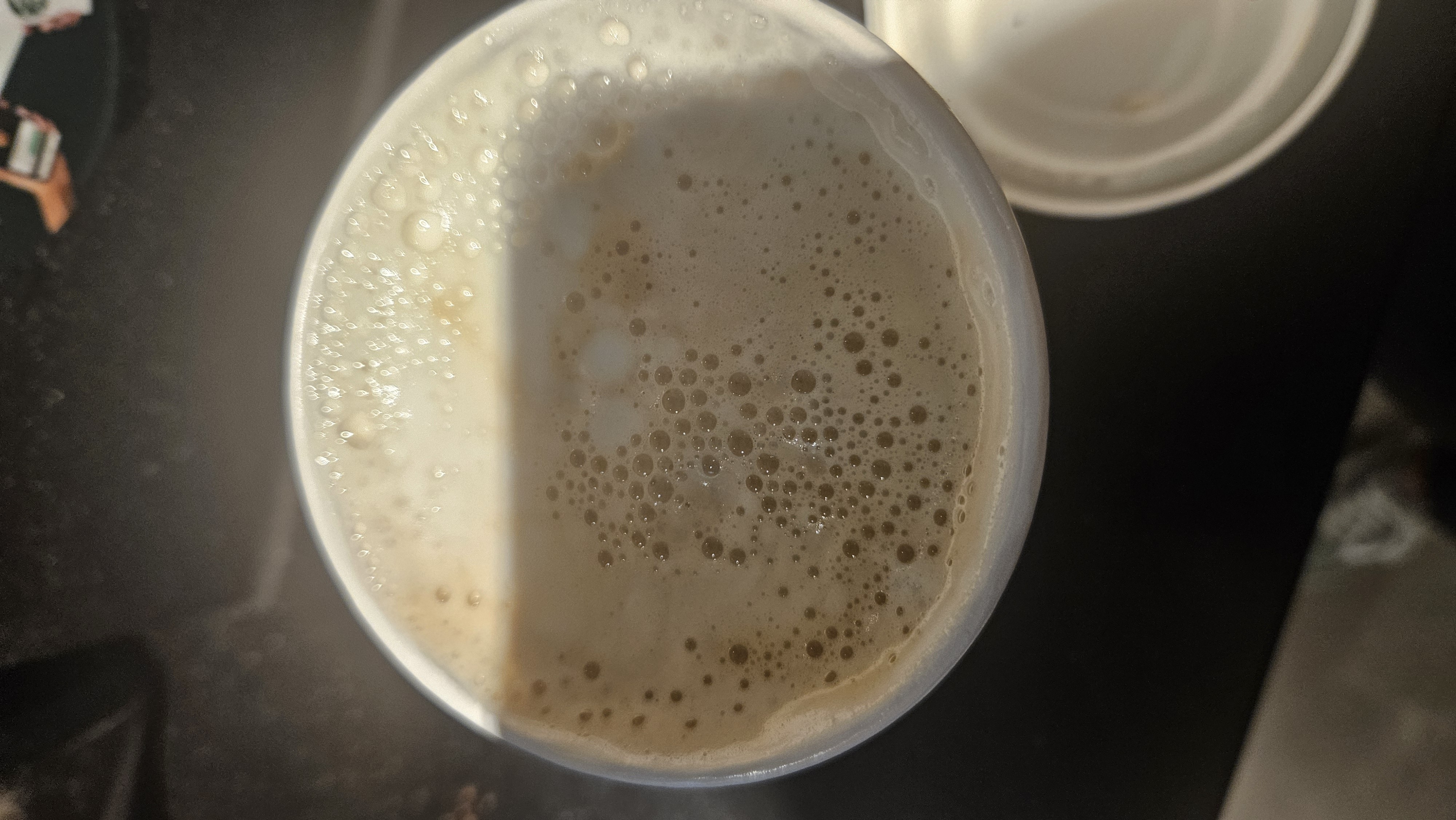 Latte macchiato mit Mandelmilch