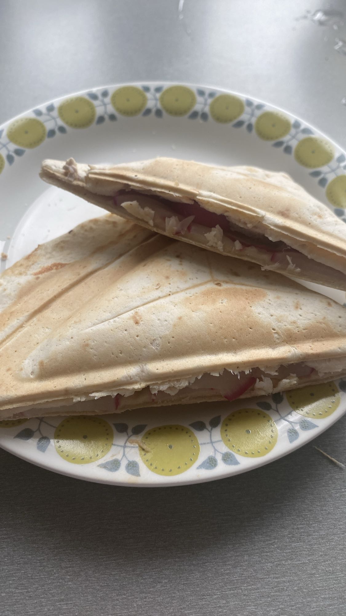 Tortilla z kurczakiem i warzywami