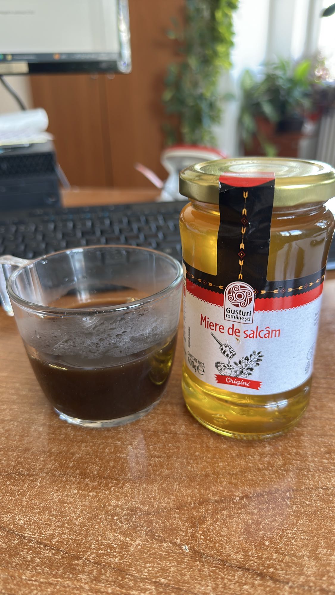 Black tea with acacia honey