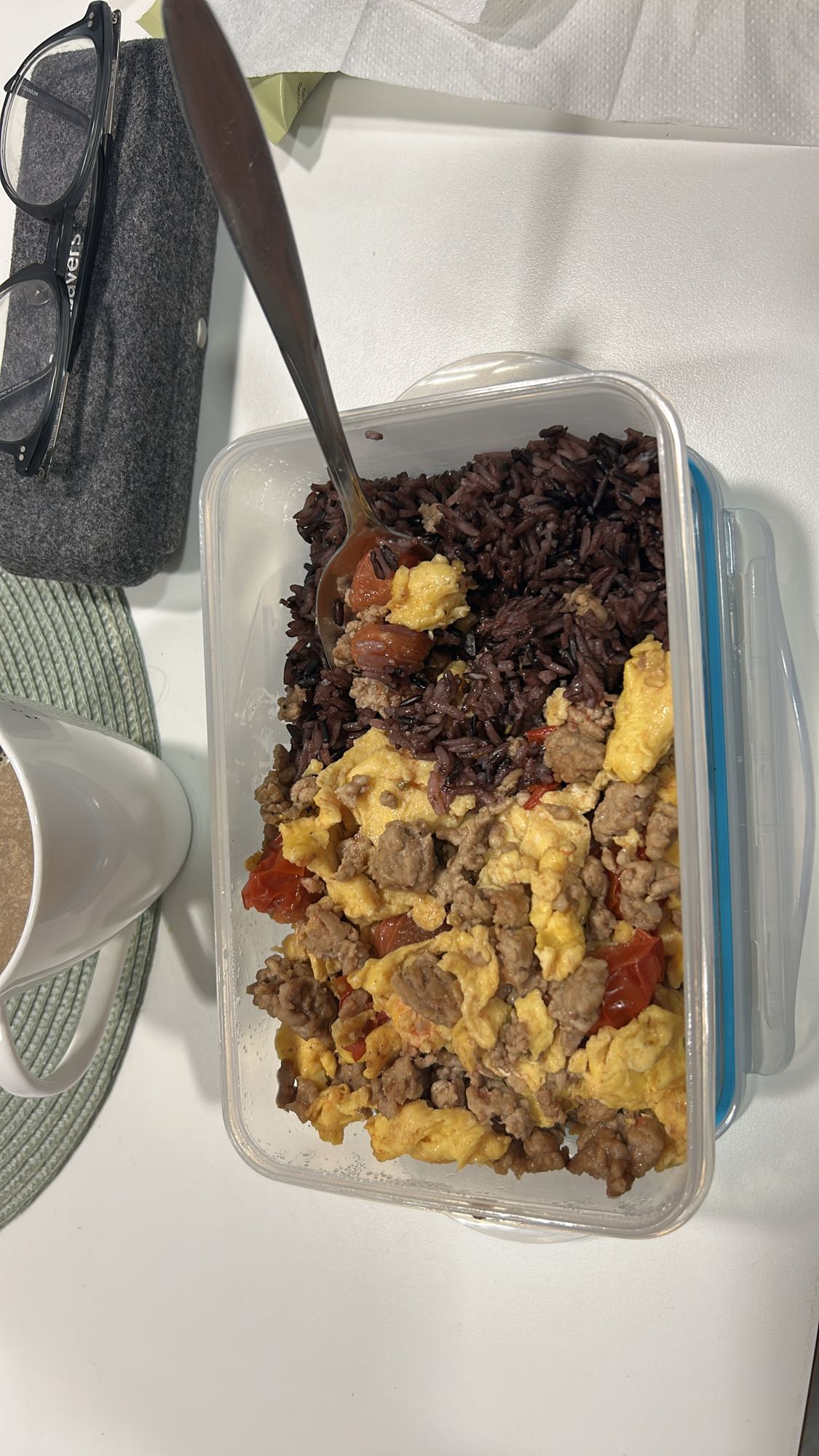 Eggerøre med ris og kjøtt