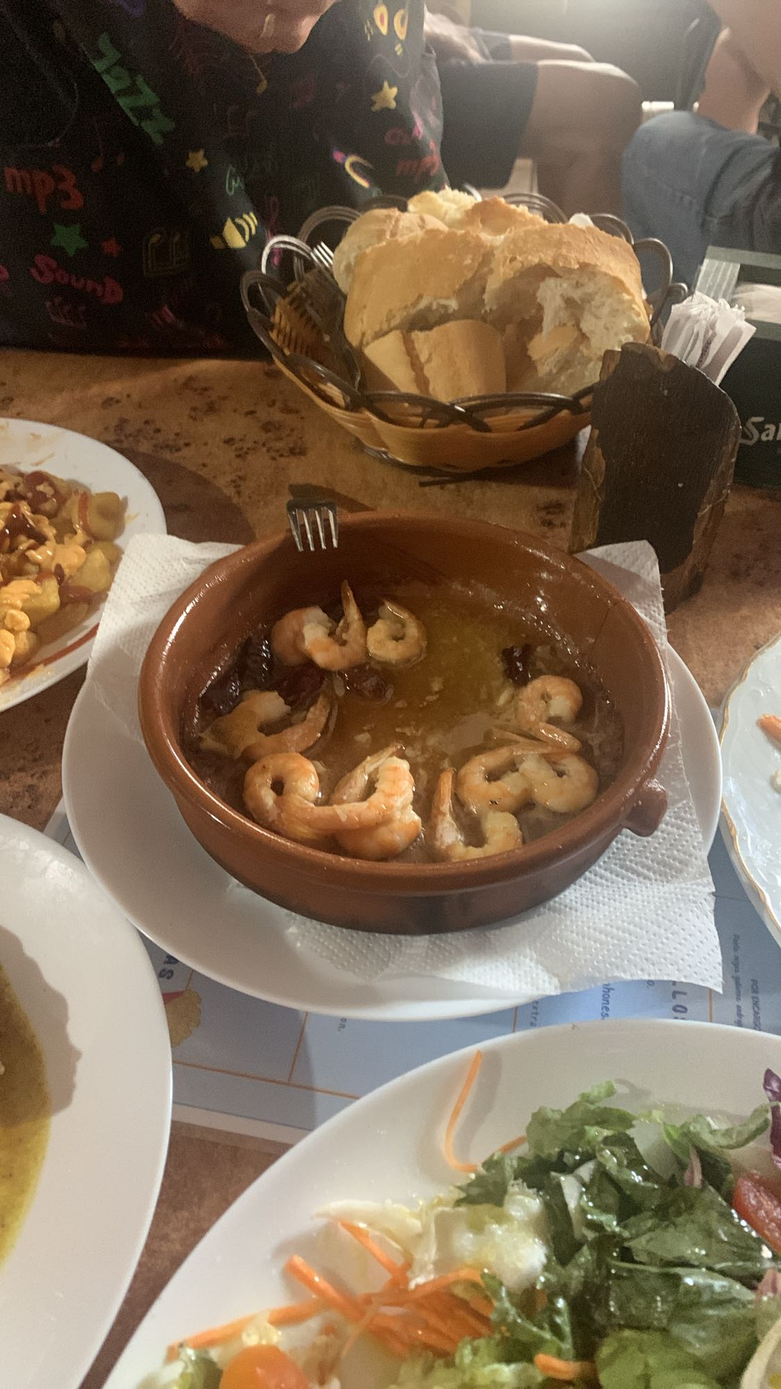 Gambas al ajillo con pan