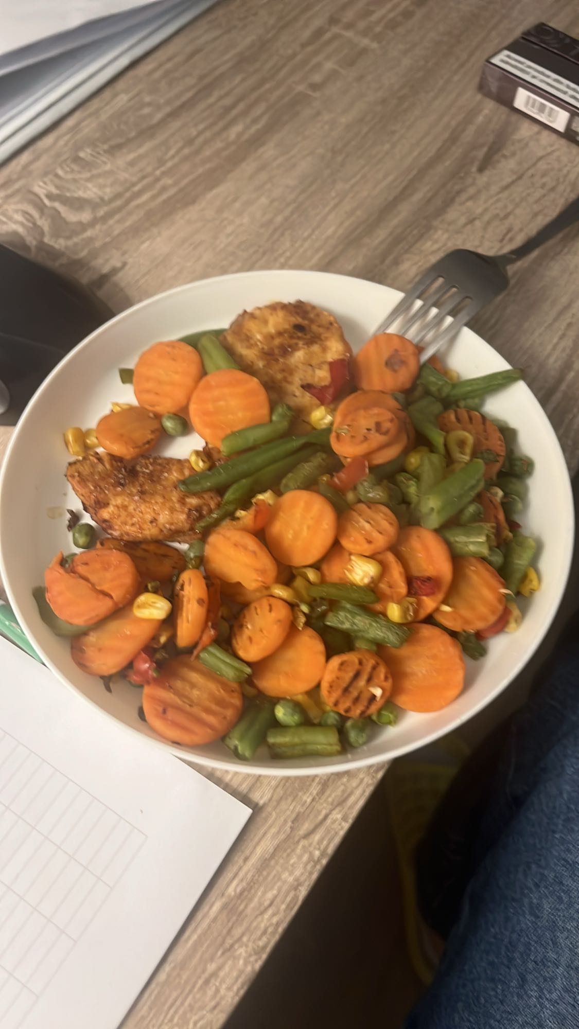 Piept de pui cu legume