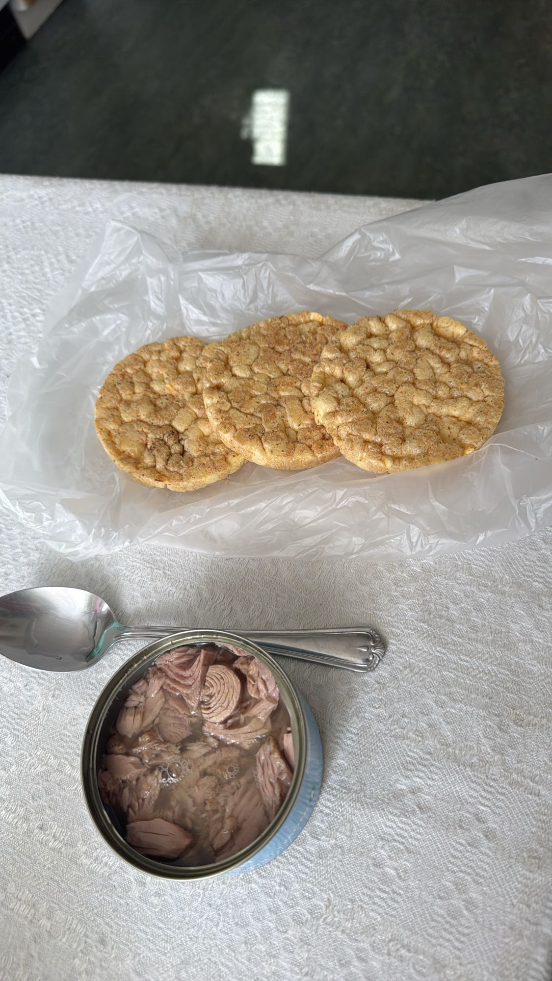 Riskakor med tonfisk