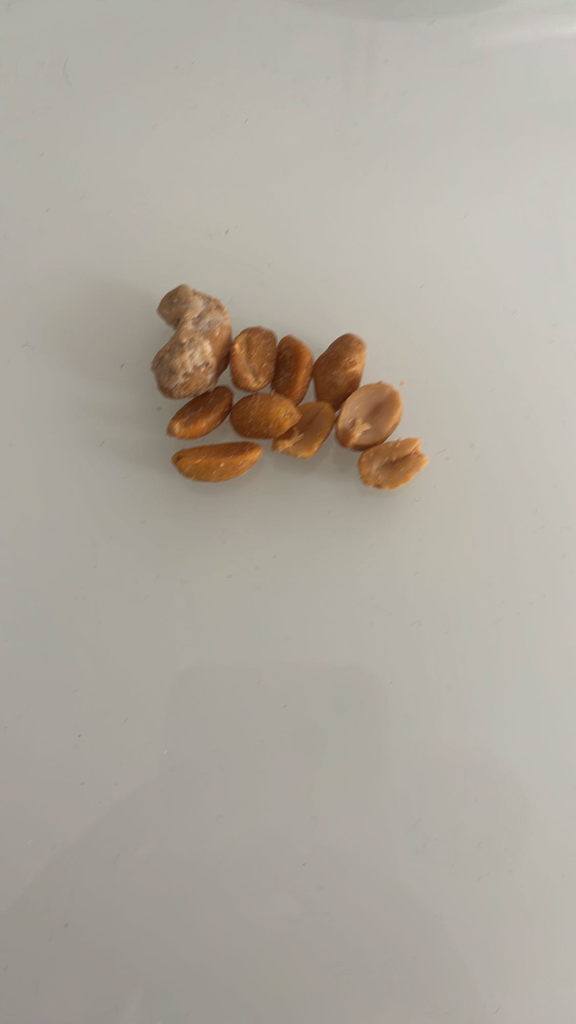 Jordnötter och valnöt