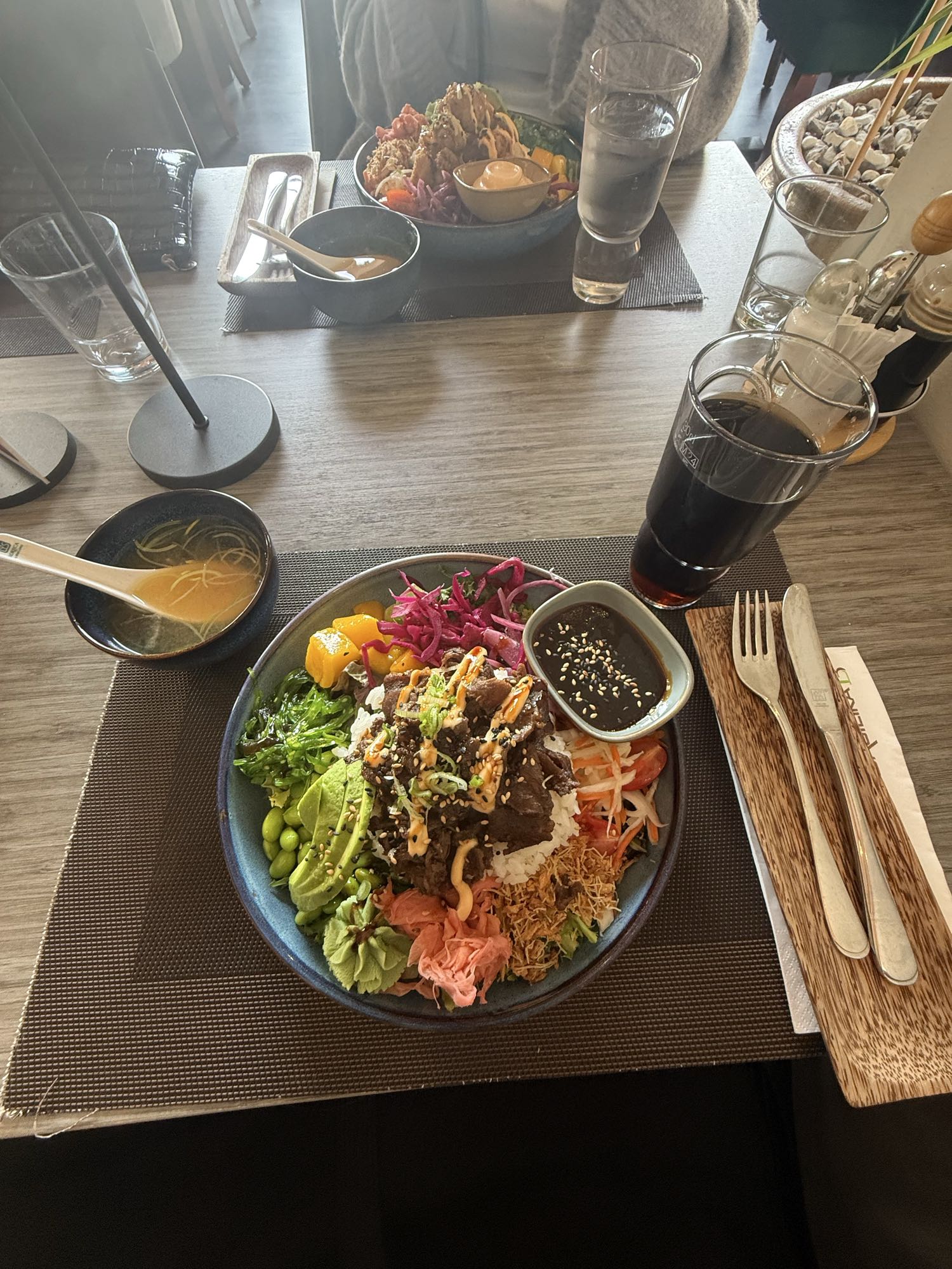 Asiatisk biff pokébowl