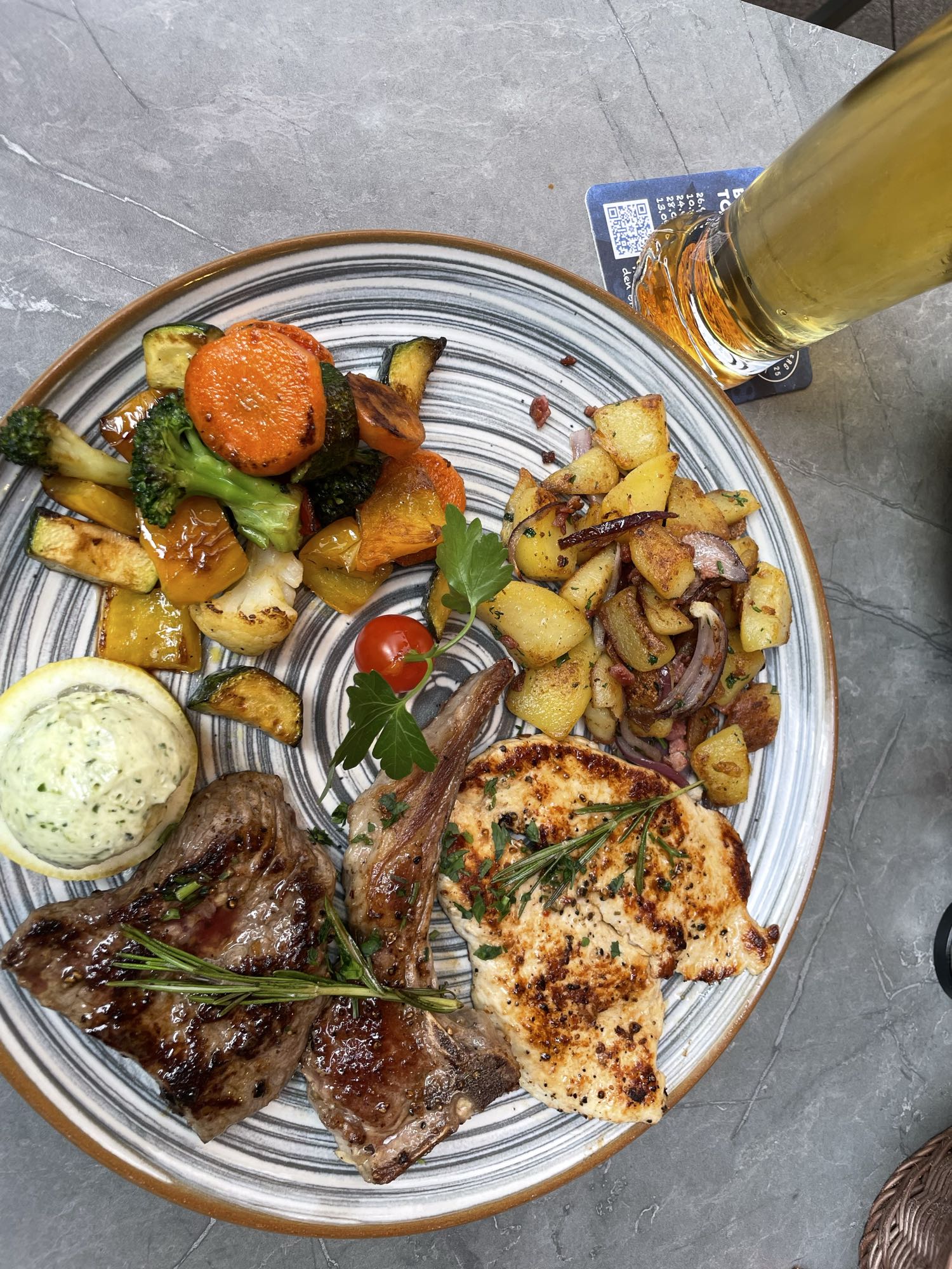 Grillteller mit Gemüse