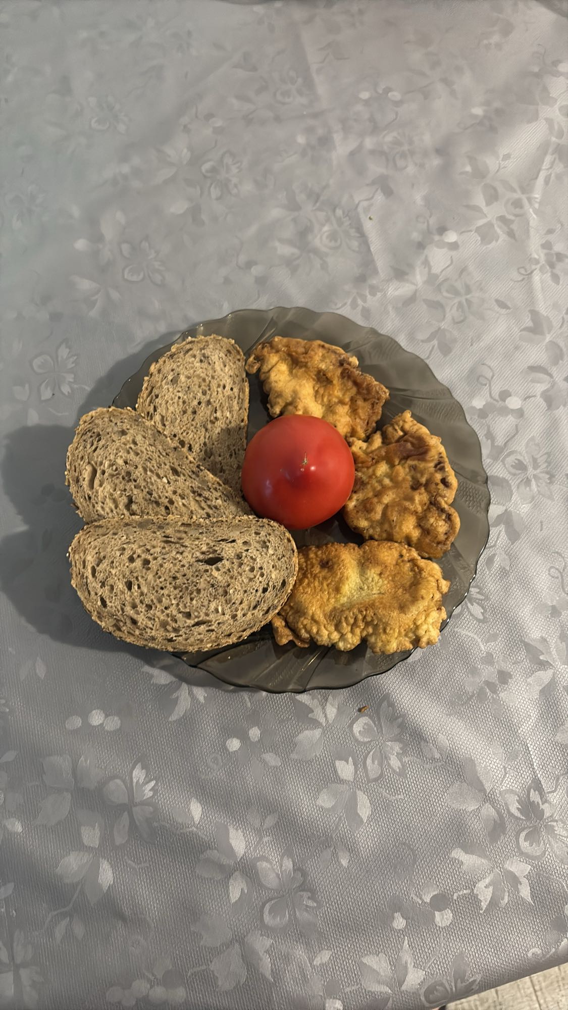 Snitel cu paine si rosie