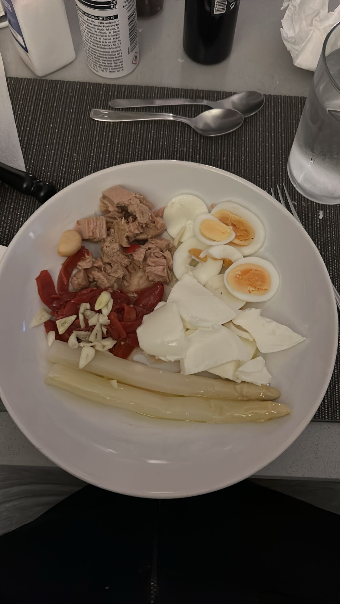 Ensalada variada con huevo