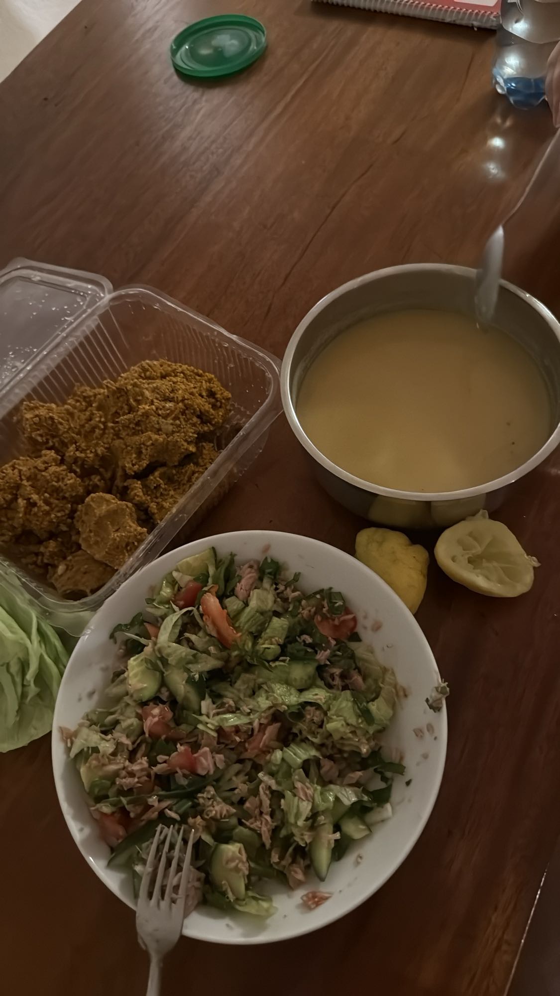 Tonbalıklı salata ve çorba