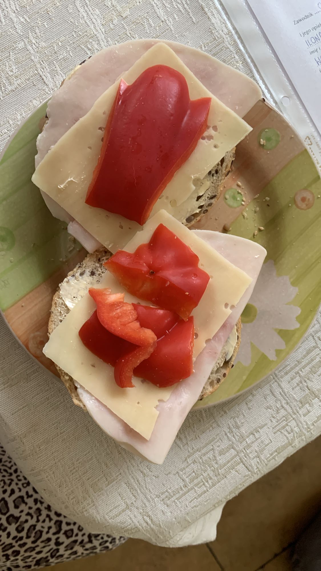 Kanapki z szynką i papryką