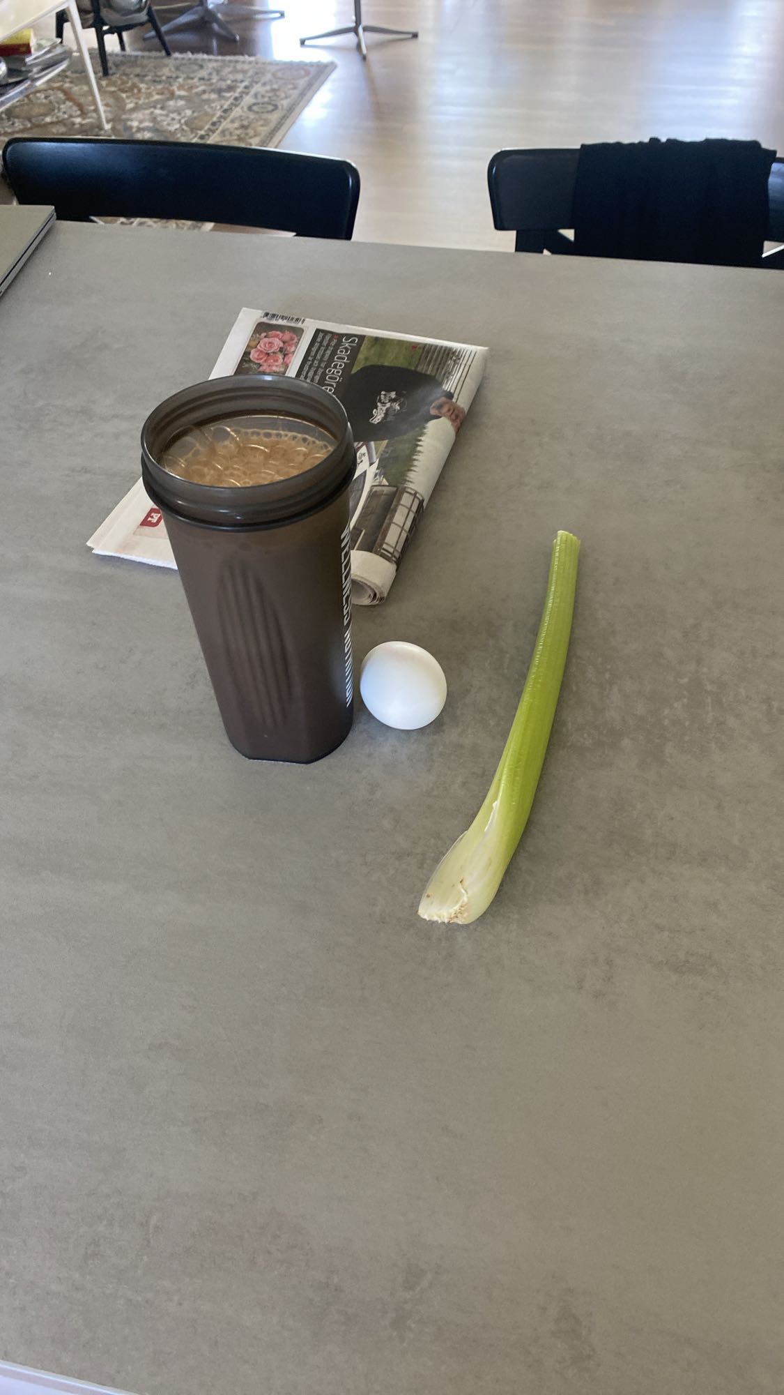 Proteinpulver, ägg, keso, banan och jordgubbar