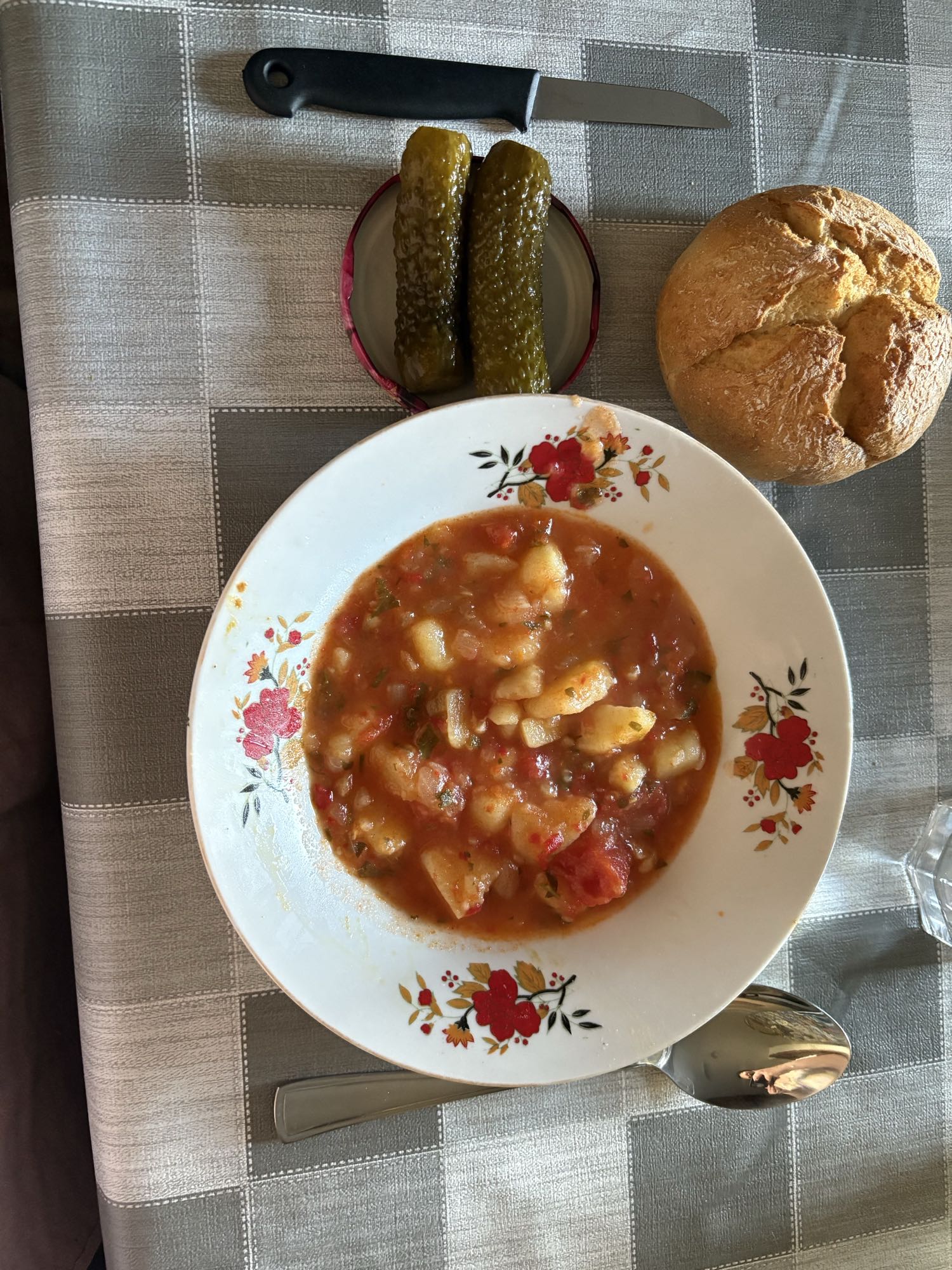 Tocană de cartofi cu murături