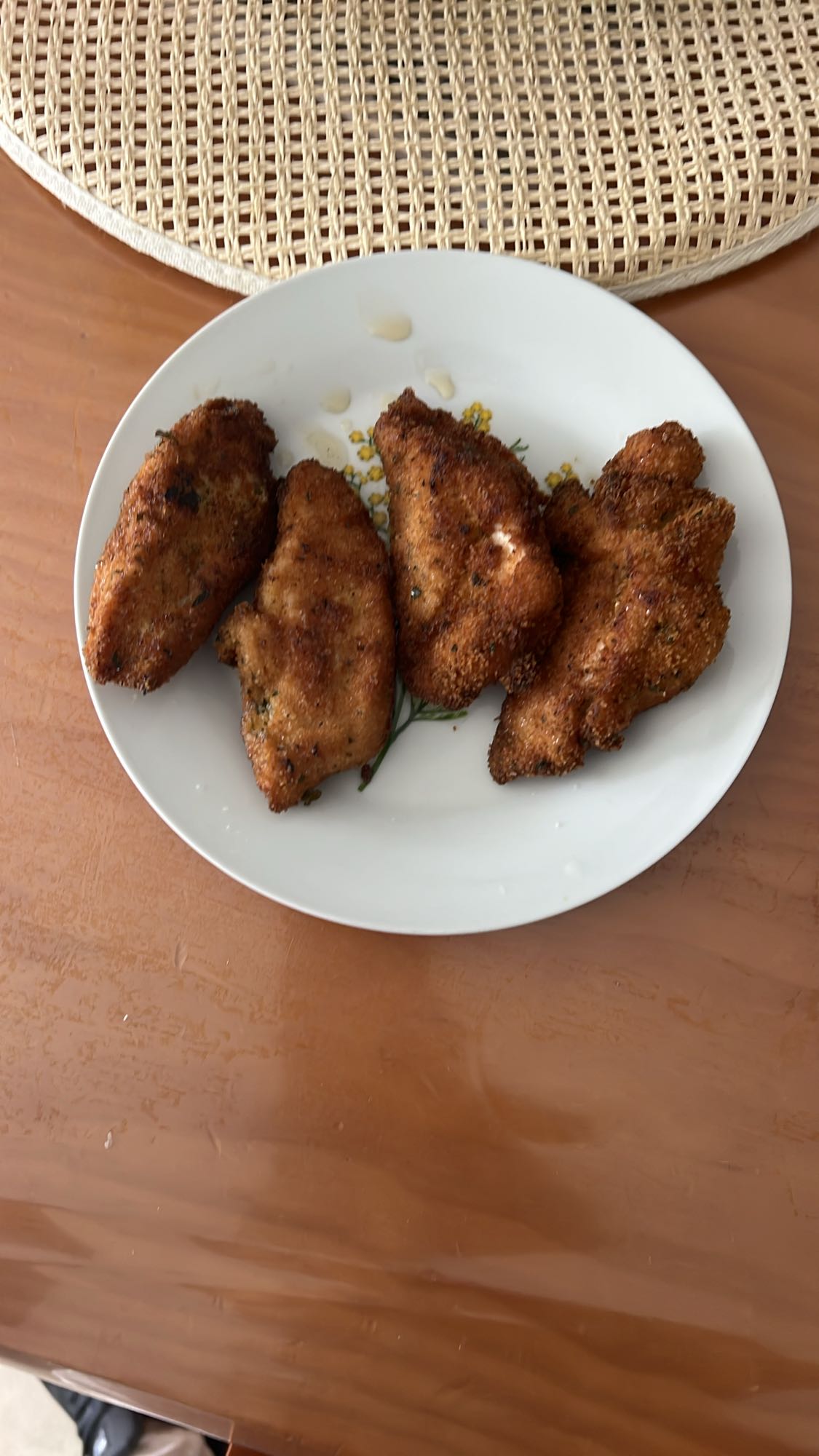 pollo empanizado frito