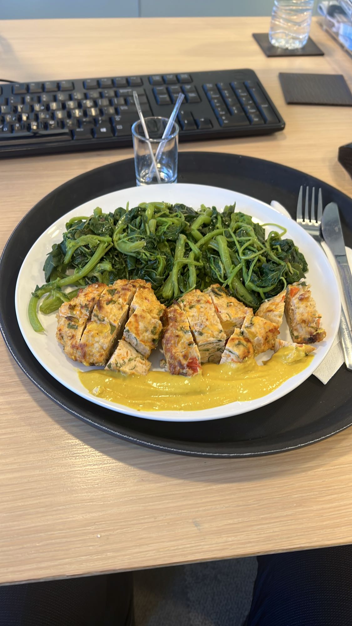 Κοτόπουλο με χόρτα