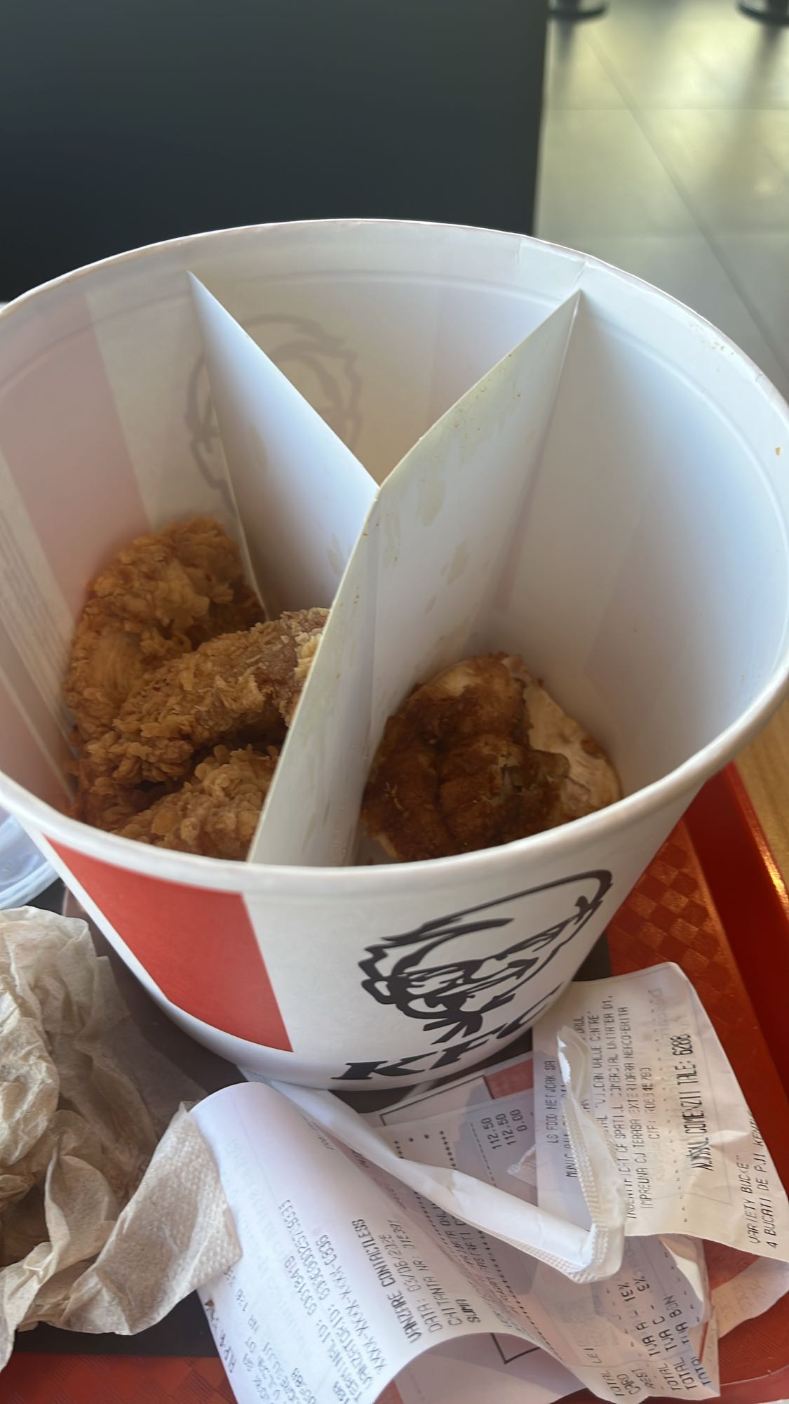 Găleată pui prăjit